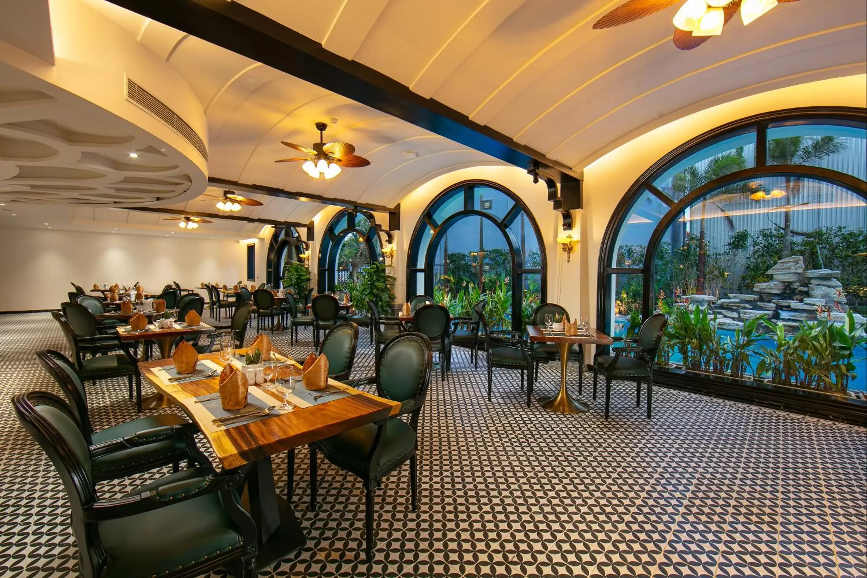 Restaurant/places to eat in Grand Sunrise Palace Hoi An- A Luxury Indochine Hotel & Spa Restaurant/places to eat in Grand Sunrise Palace Hoi An- A Luxury Indochine Hotel & Spa