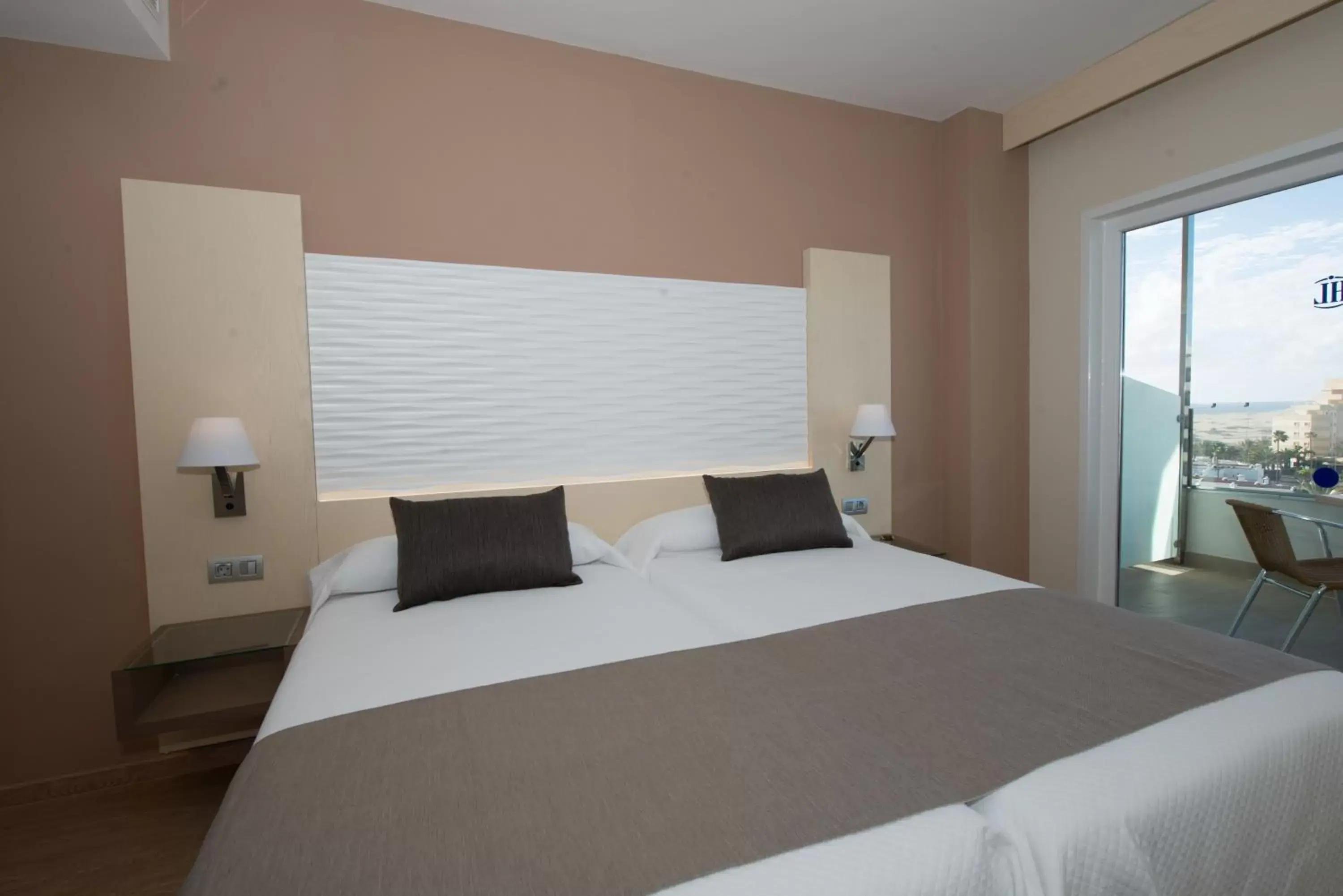 Bedroom, Bed in HL Suitehotel Playa del Inglés - Adults Only