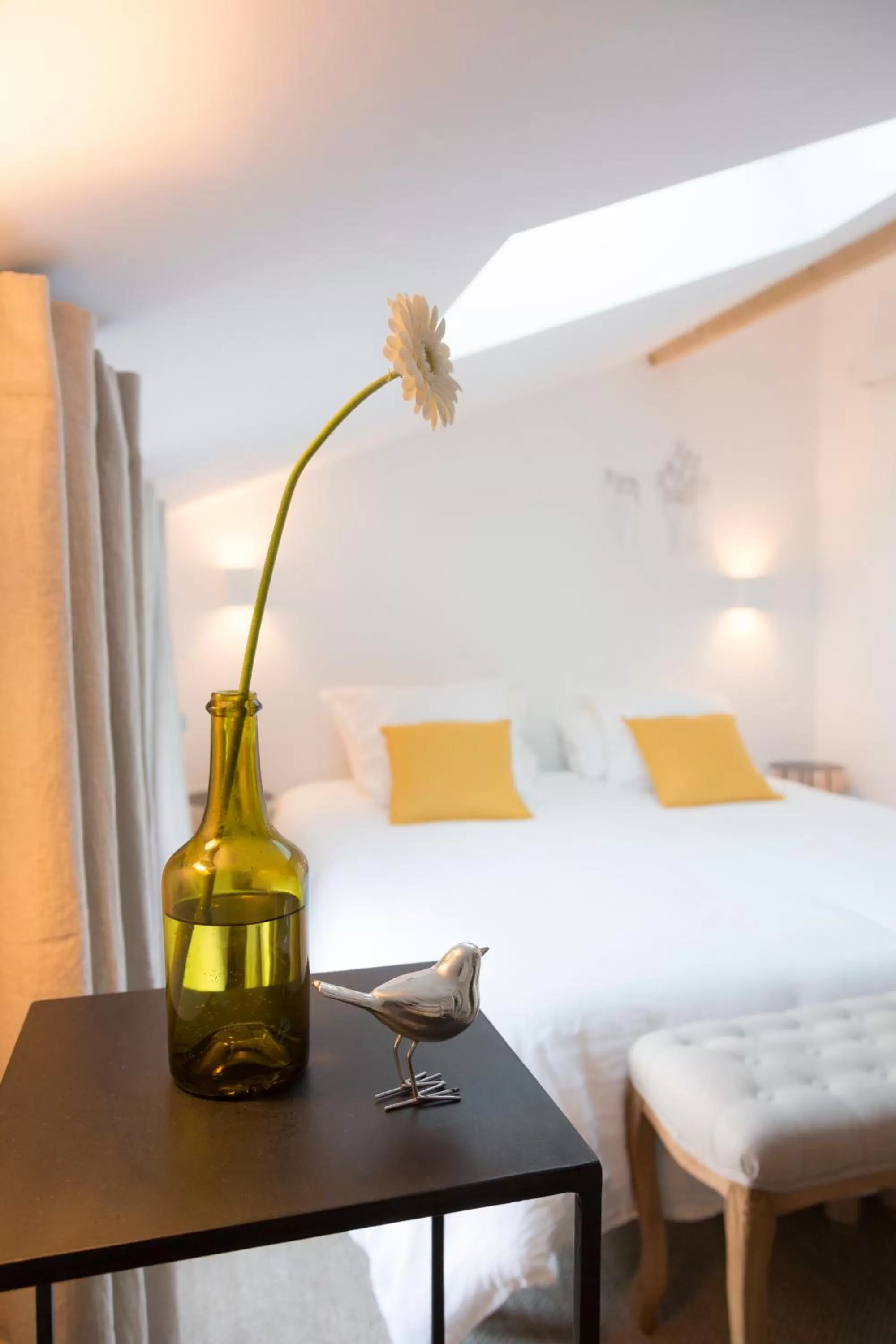 Decorative detail, Bed in Clos Saint Jacques - Maison d'Hôtes