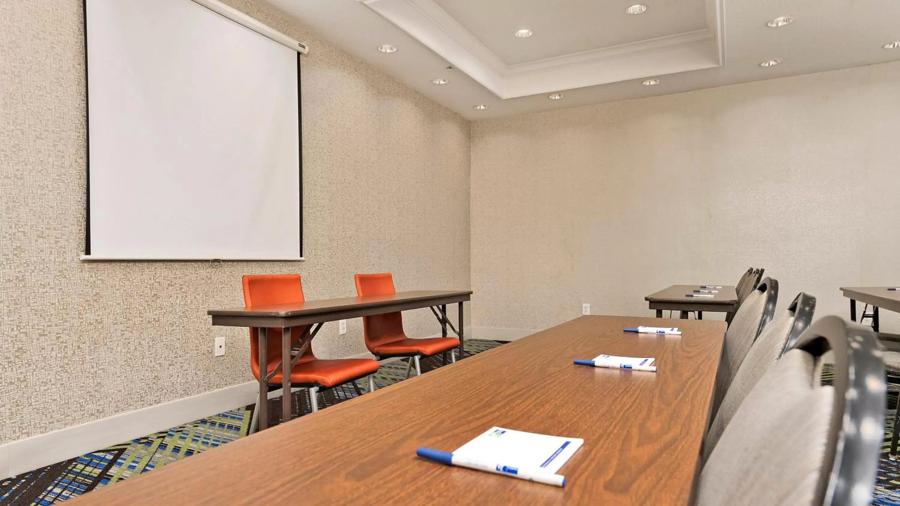 Meeting/conference room in Holiday Inn Express Hotel and Suites Conroe, an IHG Hotel