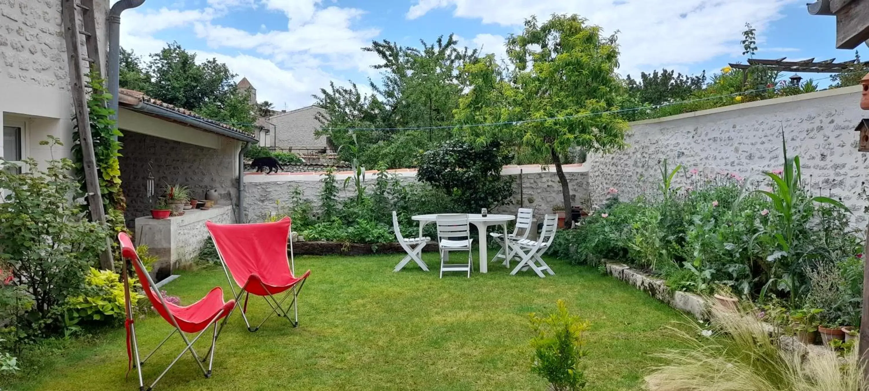 Garden in Suite de charme dans une maison charentaise