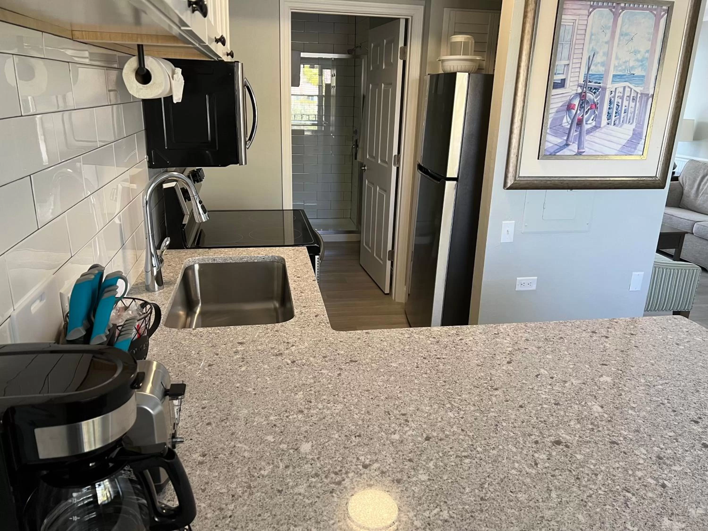 Kitchen or kitchenette in Marco Island Lakeside Inn