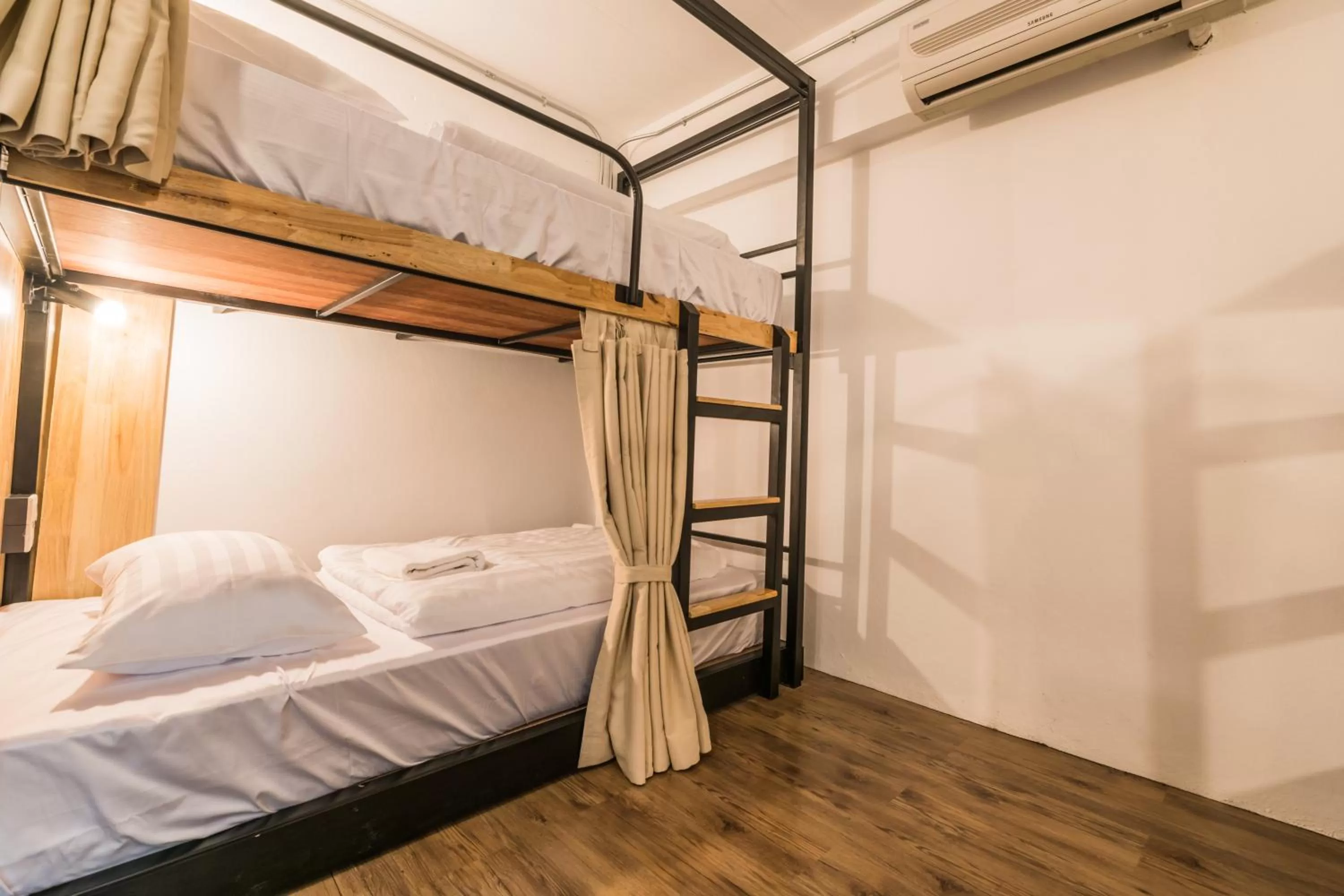 Bunk Bed in Your Space Hotel Prasingh