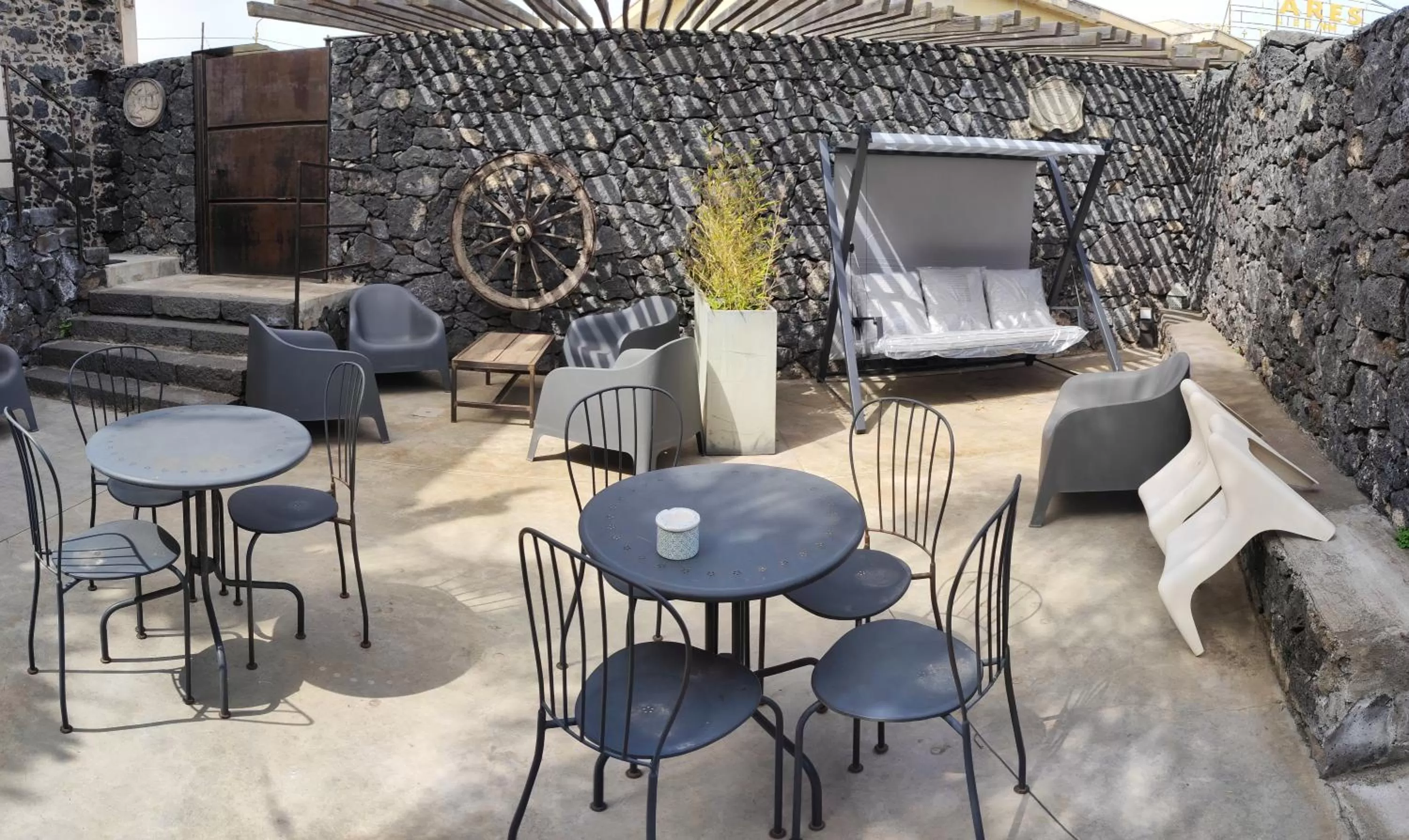 Garden view in Sciara Biscari B&B