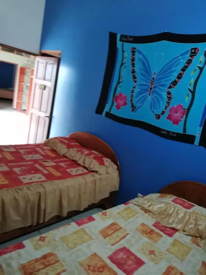 Bedroom, Bed in Sleeping Mountain Arenal