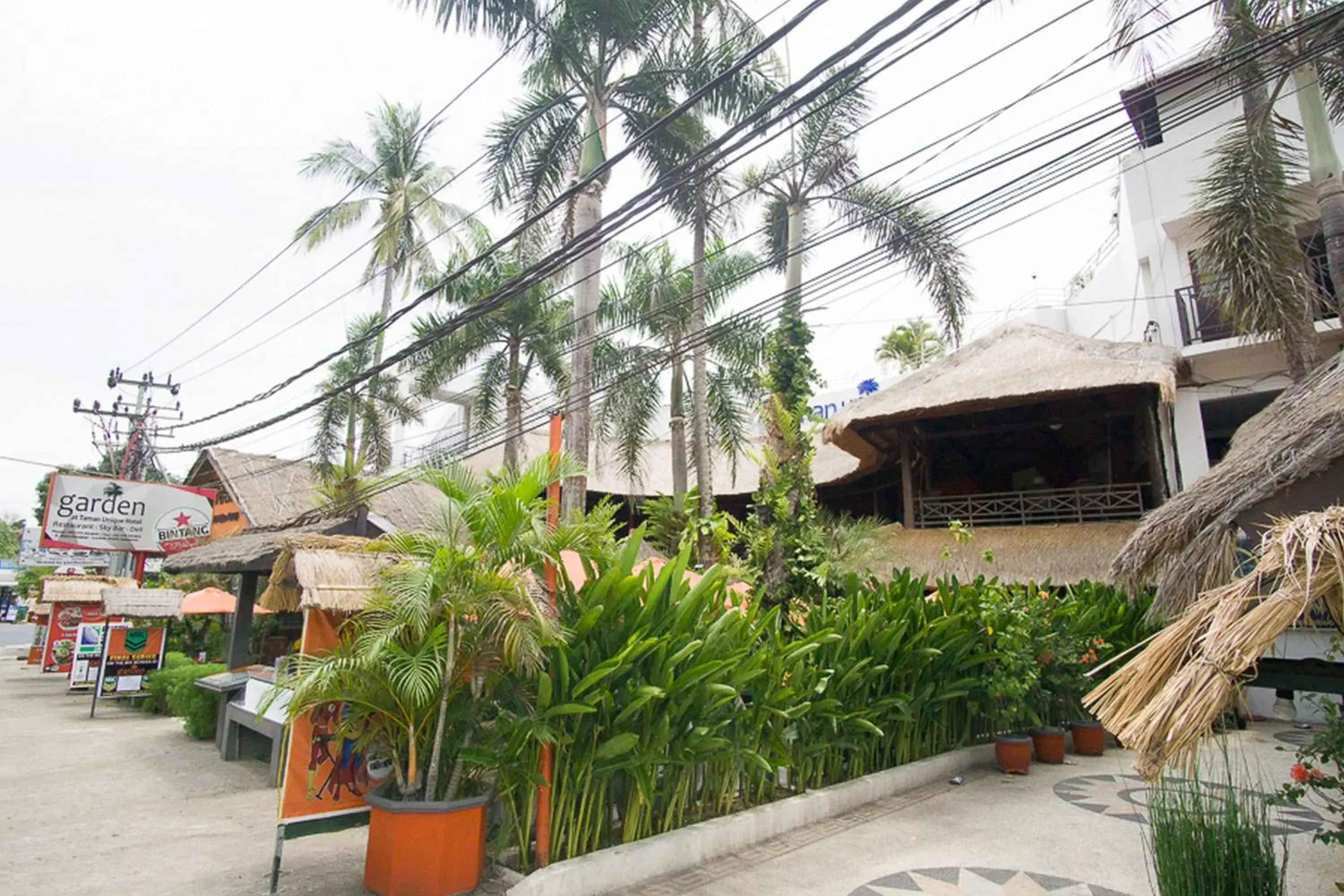 Parking, Property Building in Taman Unique Hotel