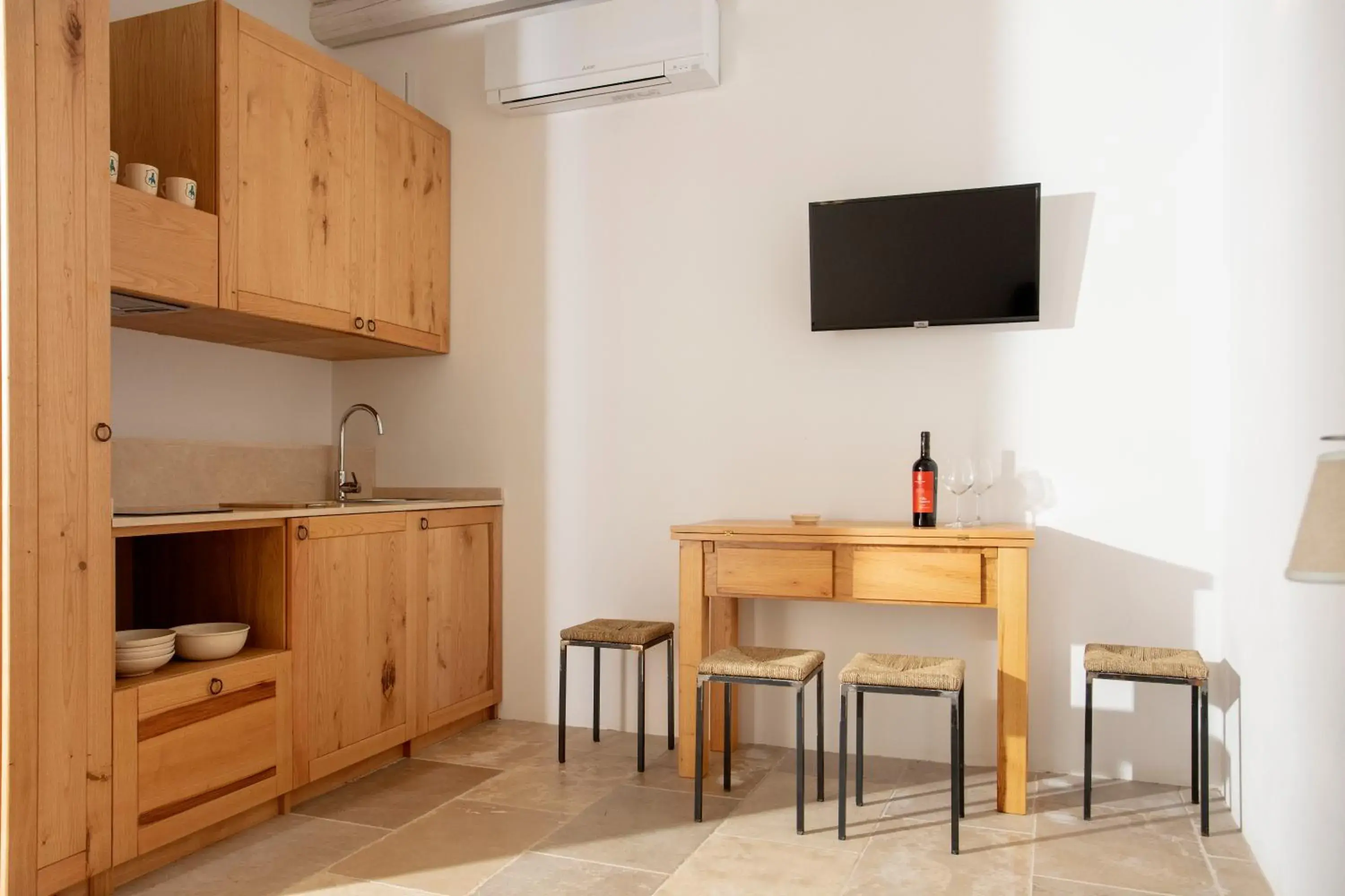 Kitchen or kitchenette, Dining Area in Masseria Mongio dell'Elefante