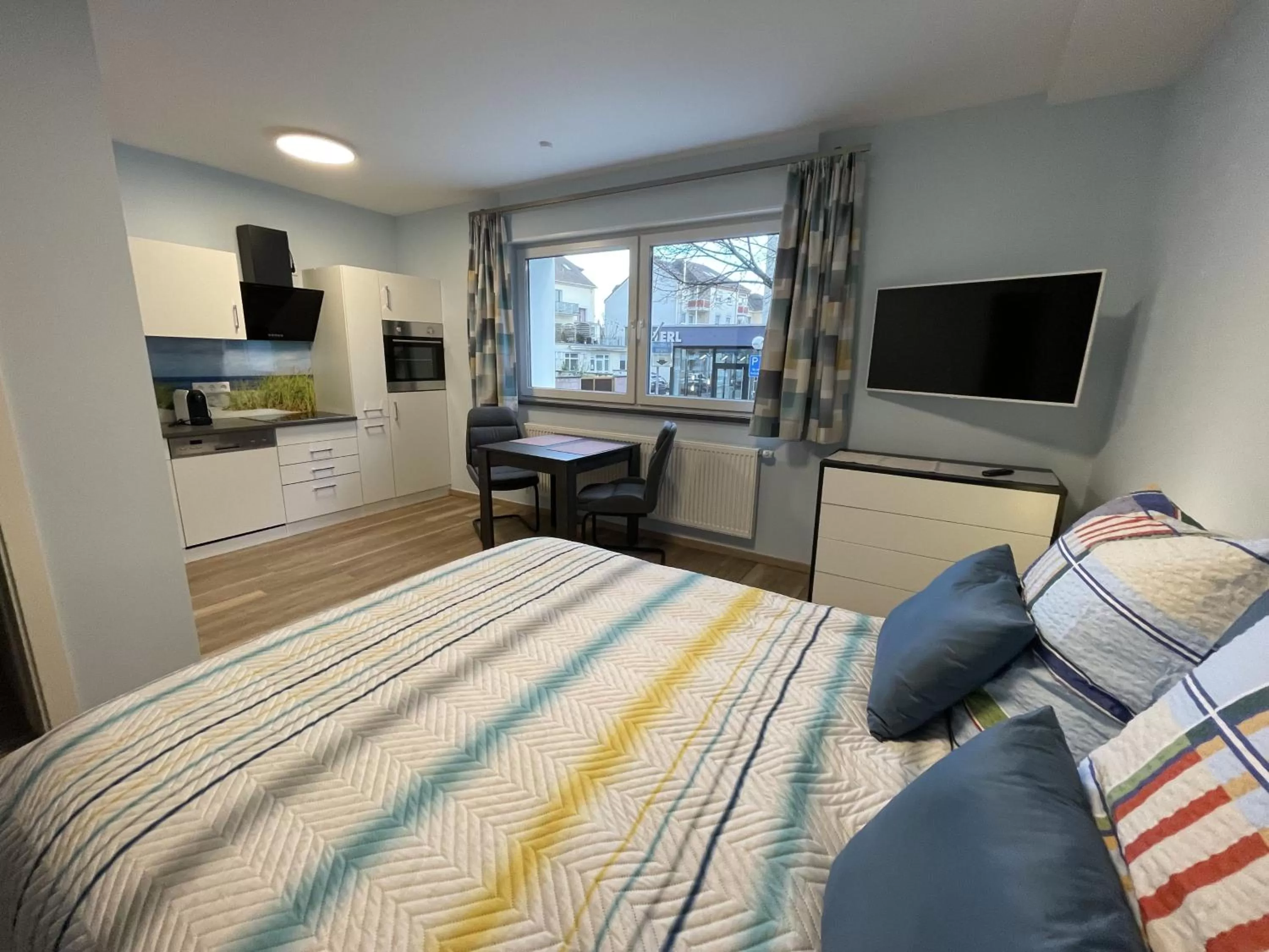 Photo of the whole room, Bed in Boarding House Zweibrücken