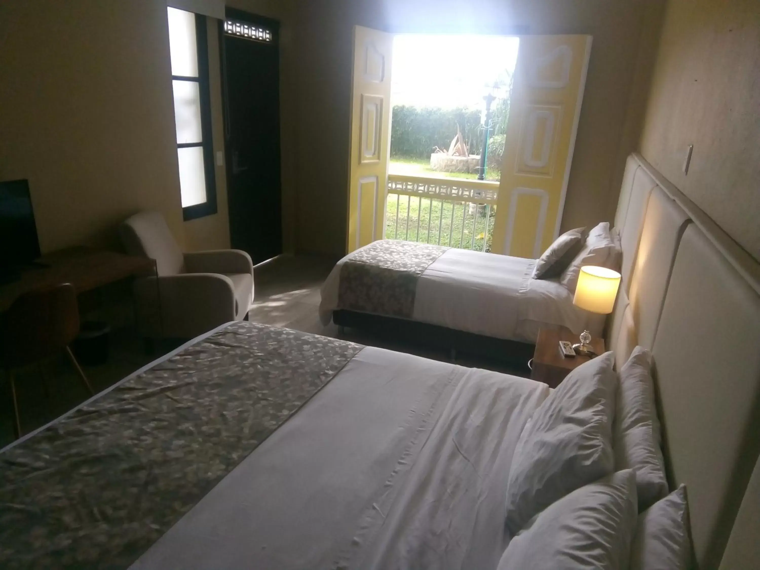 Deluxe Triple Room in Hotel Salento Plaza Deluxe Triple Room in Hotel Salento Plaza