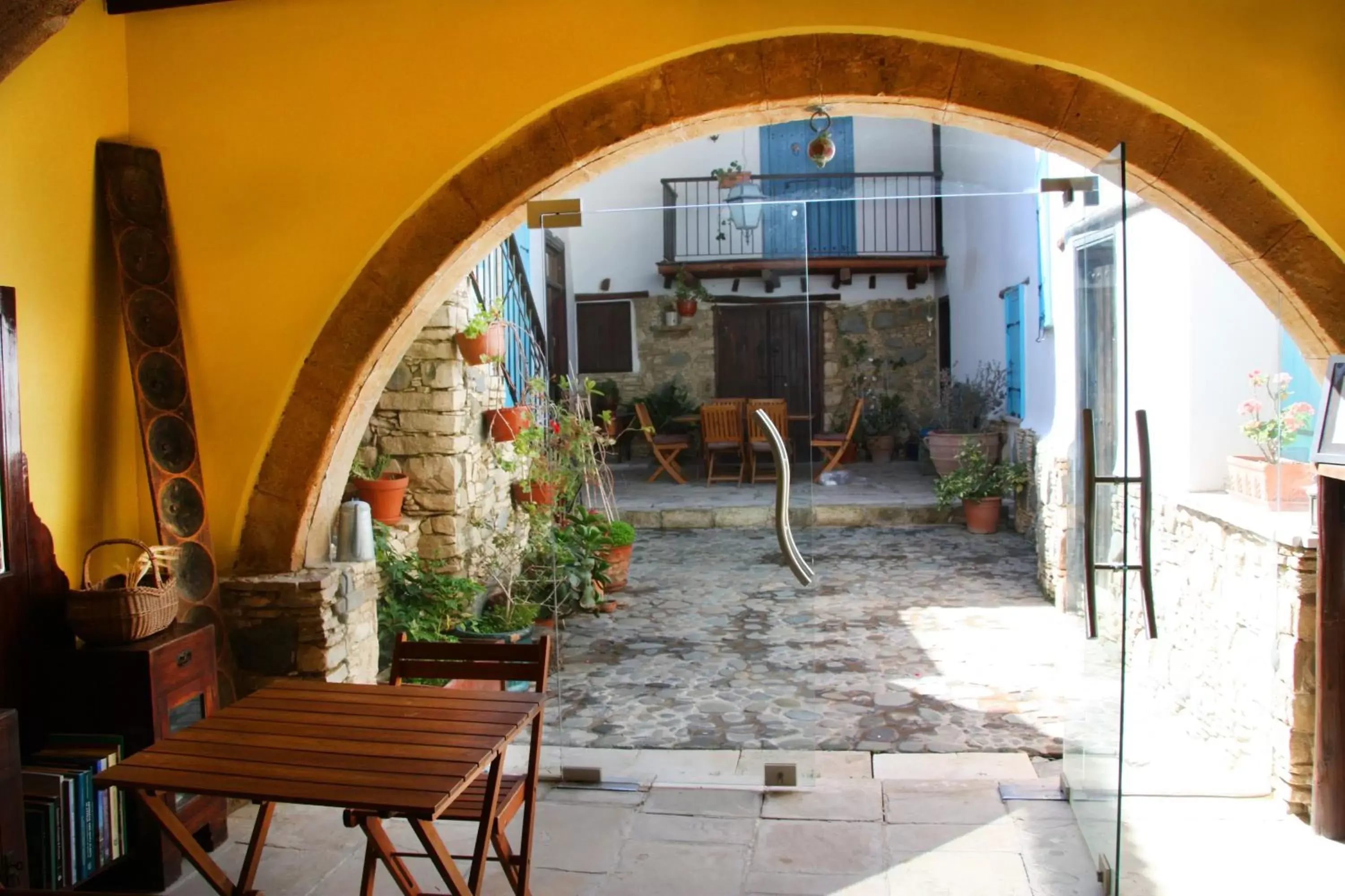 Facade/entrance in Aperanti Agrotourism