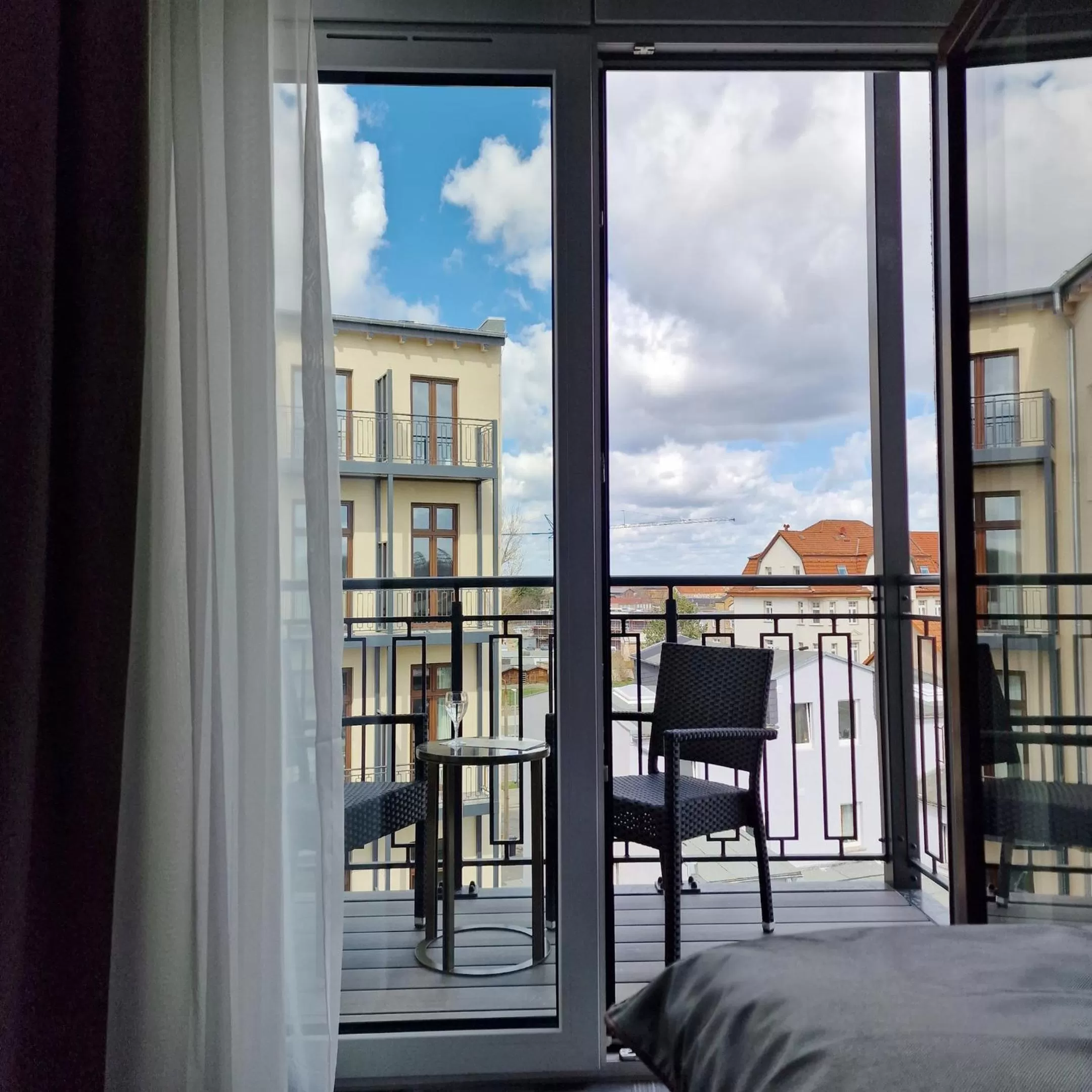 View (from property/room), Bed in Hotel Kaiserhof