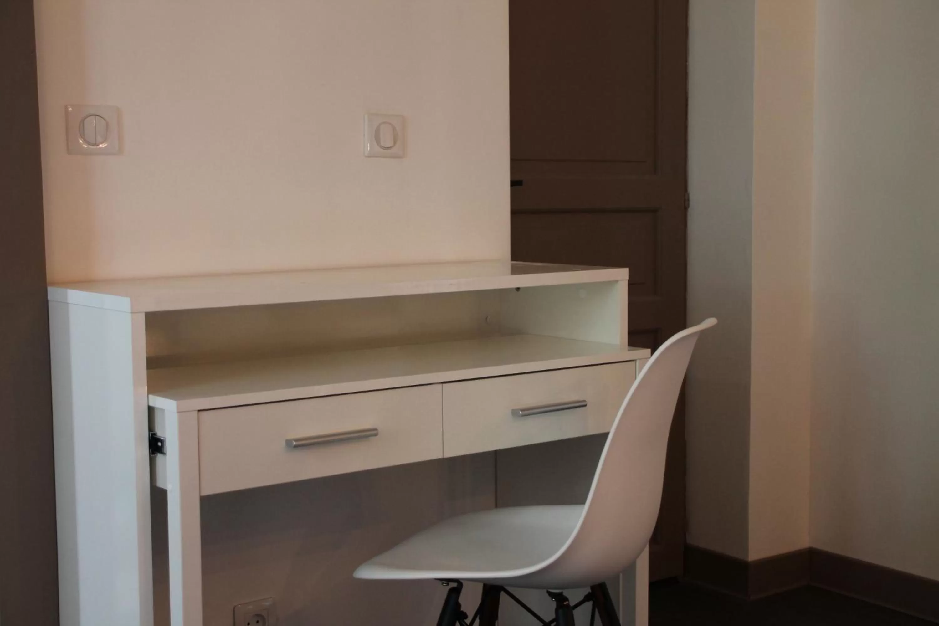 Business facilities in Les Terrasses des Mimosas