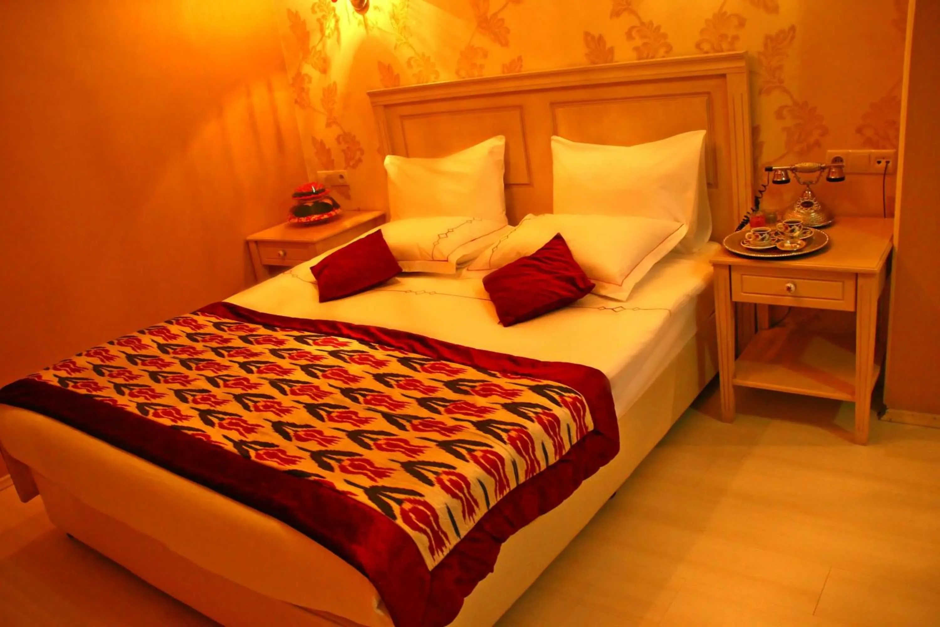 Bedroom, Bed in Divas Hotel