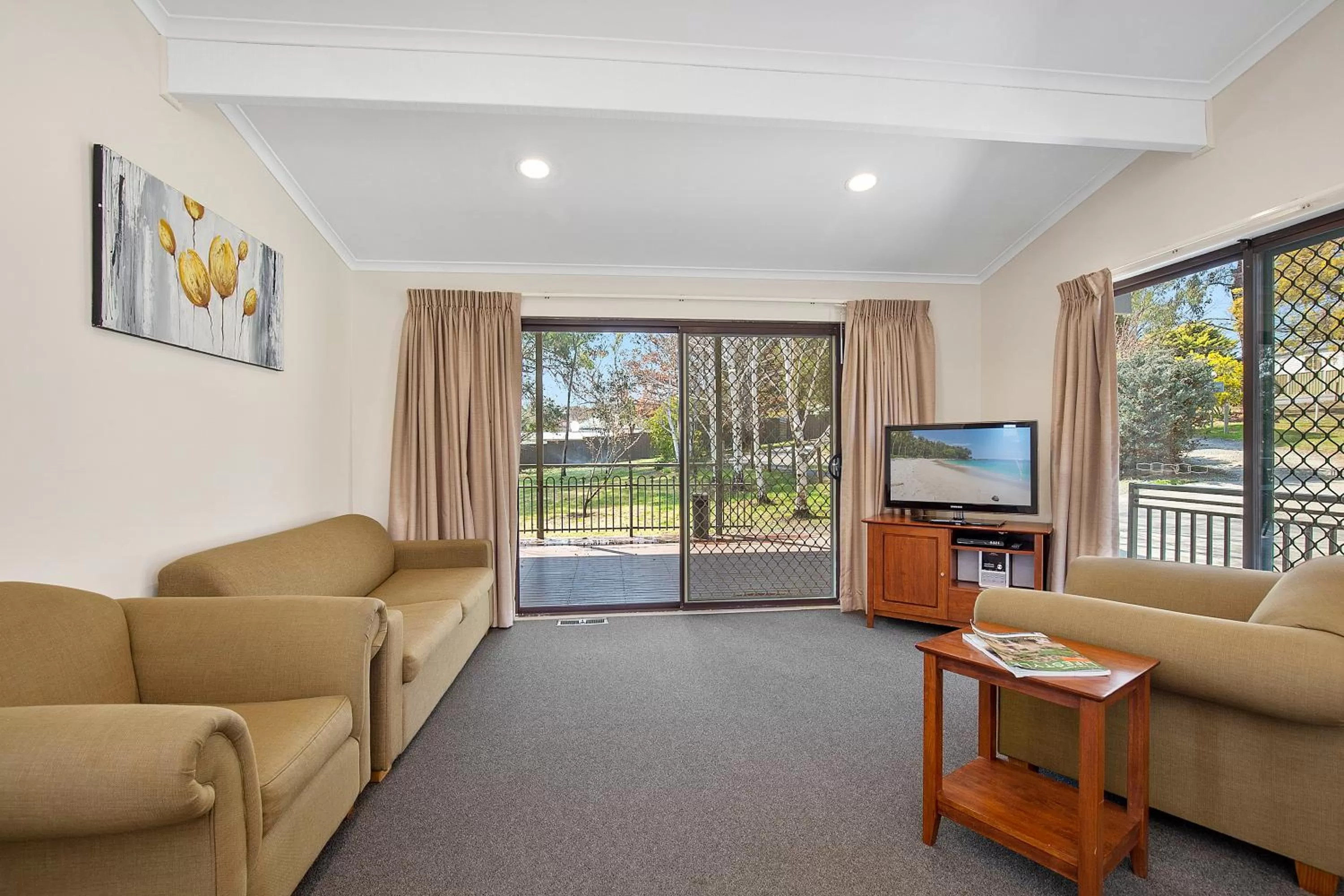 Living room in Thunderbird Motel Yass