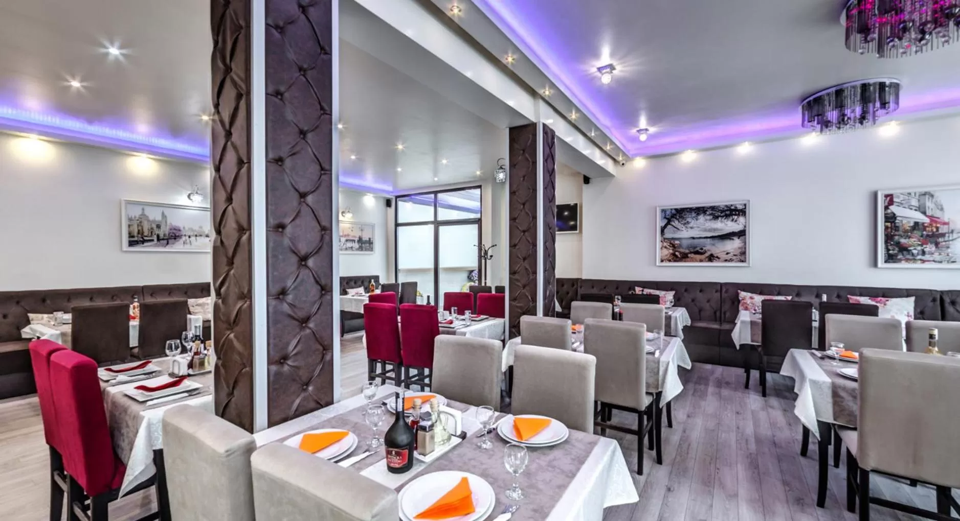 Restaurant/places to eat in Hotel Aris