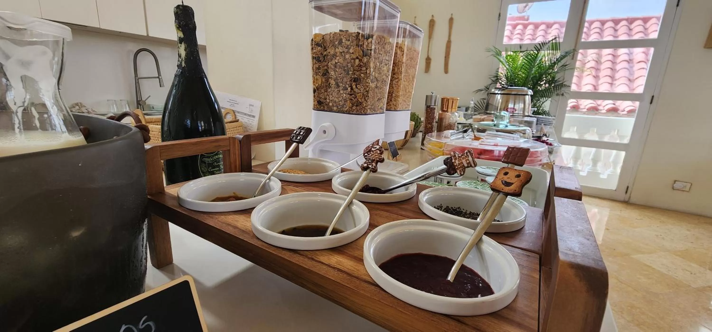 Buffet breakfast in Casa Diluca Cartagena Hotel Boutique