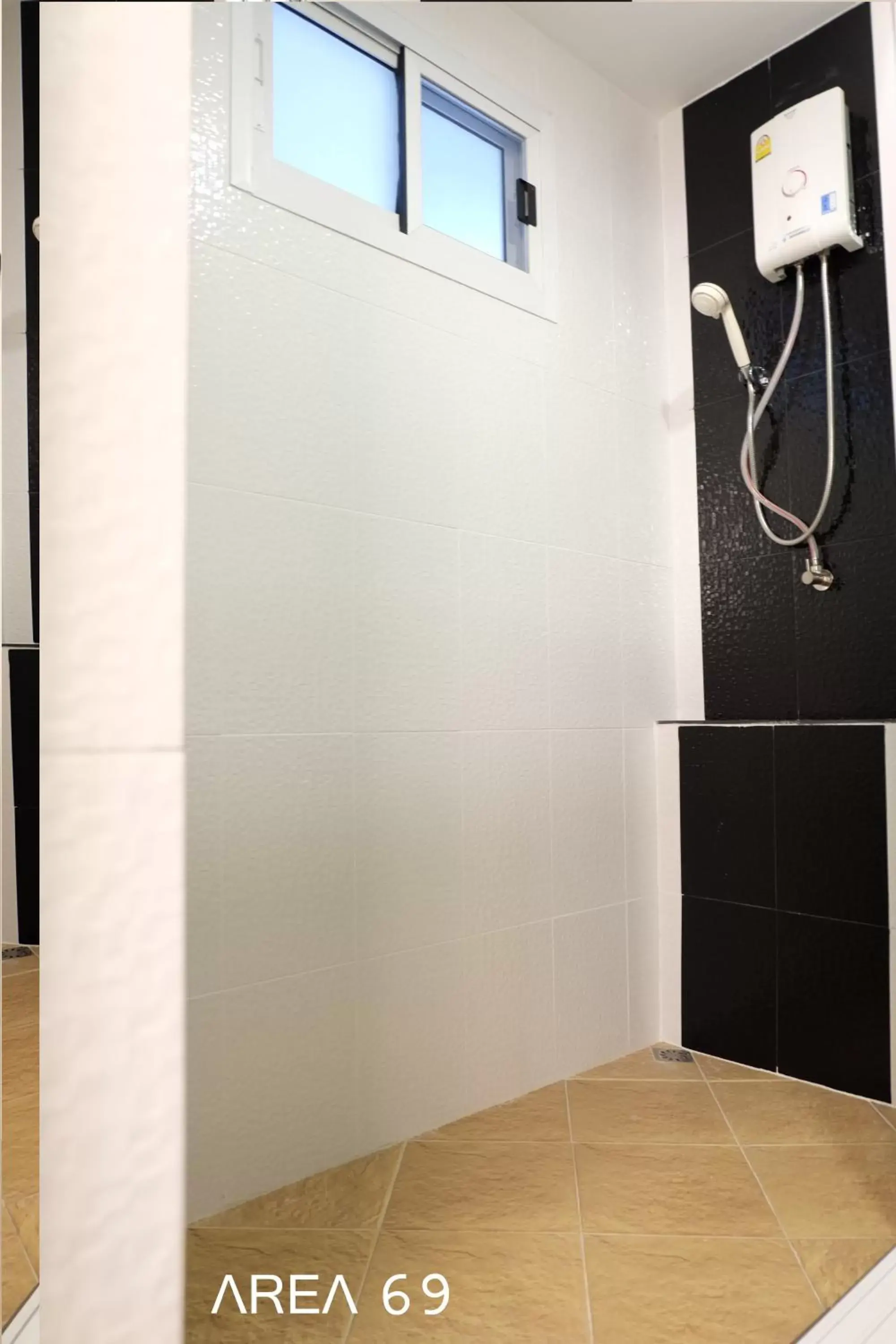 Bathroom in Area 69 (Don Muang Airport) Bathroom in Area 69 (Don Muang Airport)