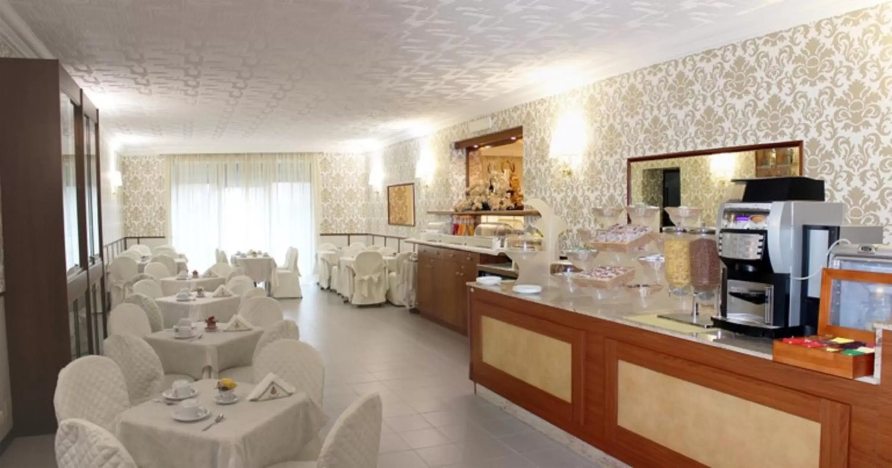 Lounge or bar in Hotel Nespolo D'Oro