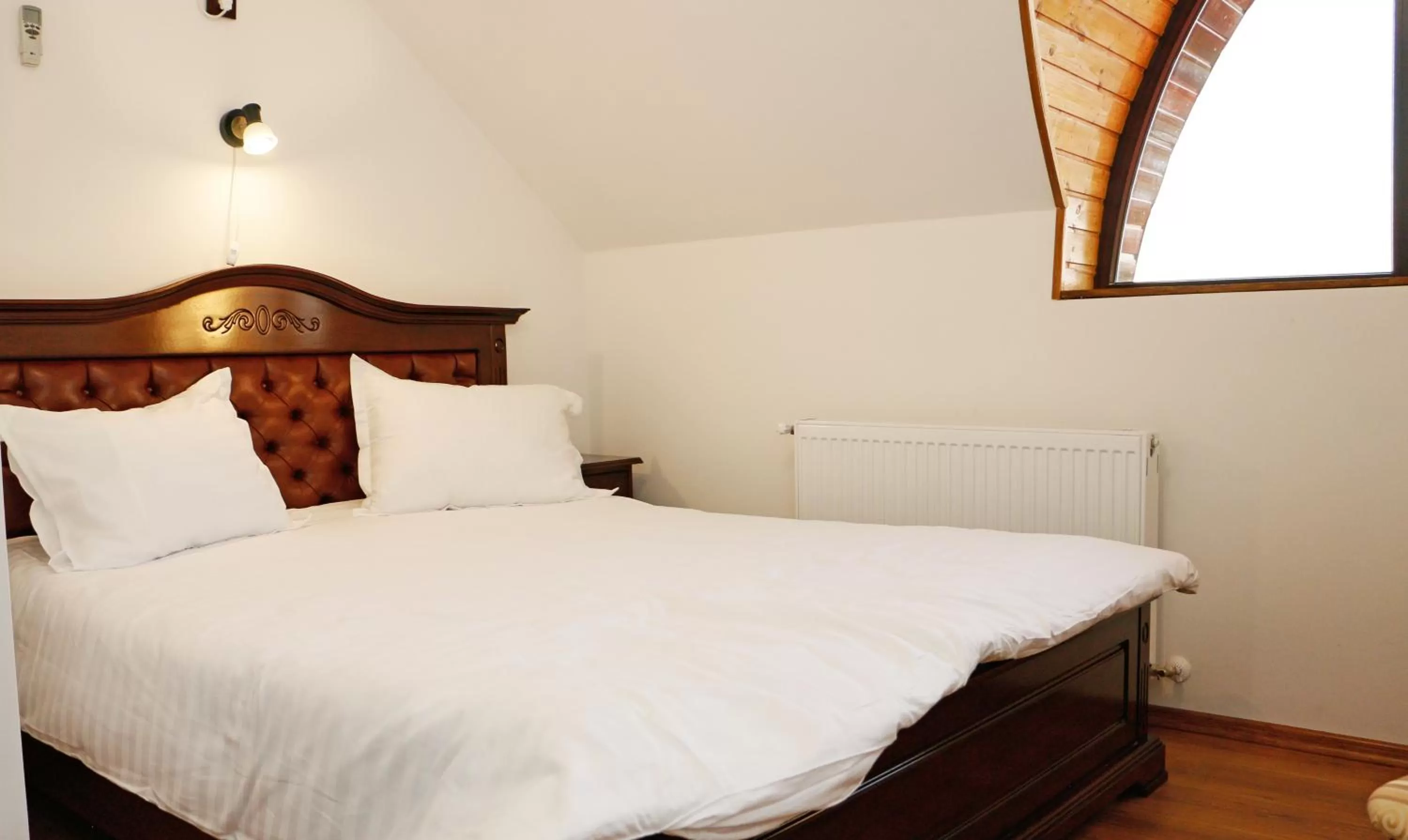 Bed in Hanu lui Gica Spa