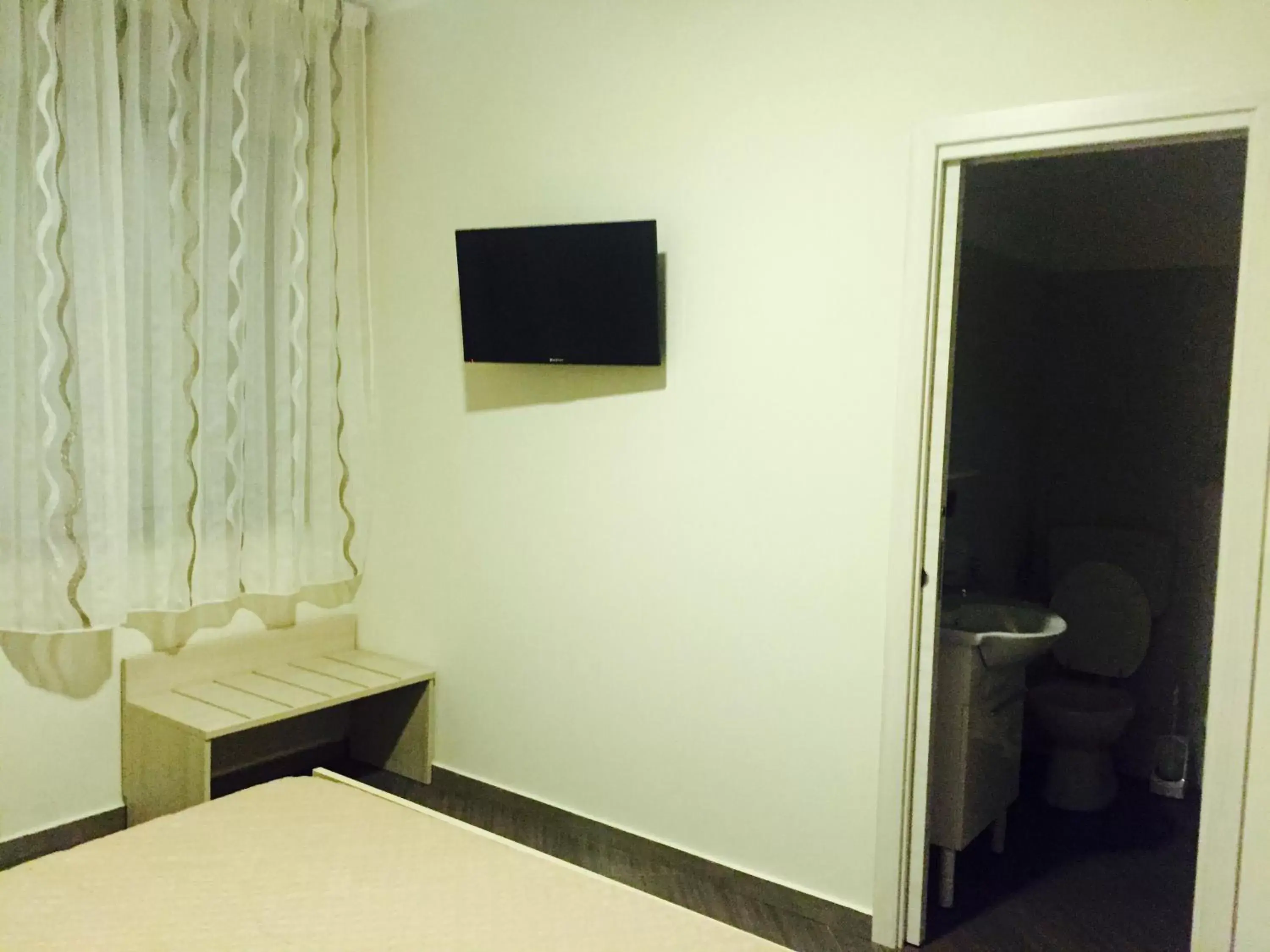 Double or Twin Room in Civico 83 Double or Twin Room in Civico 83