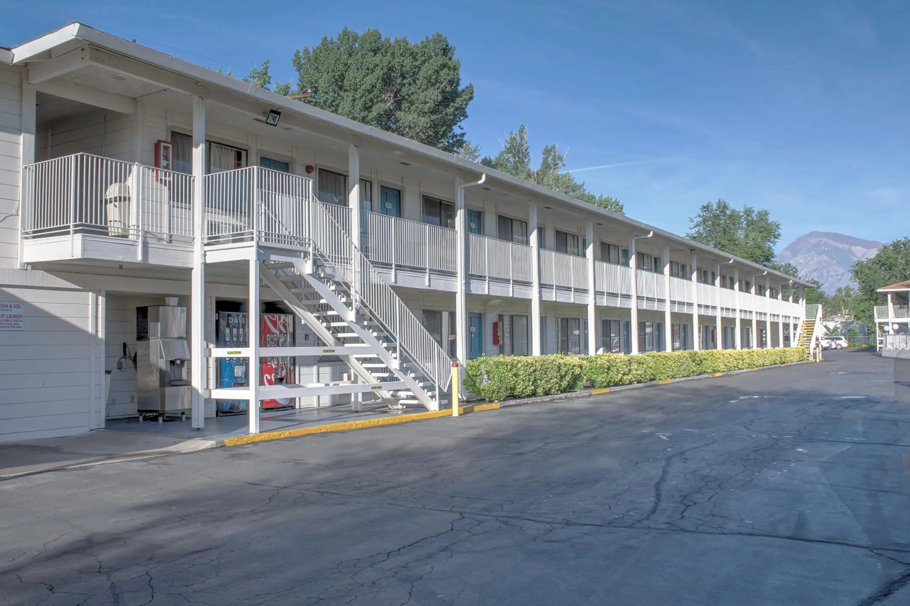 Facade/entrance in Motel 6-Bishop, CA