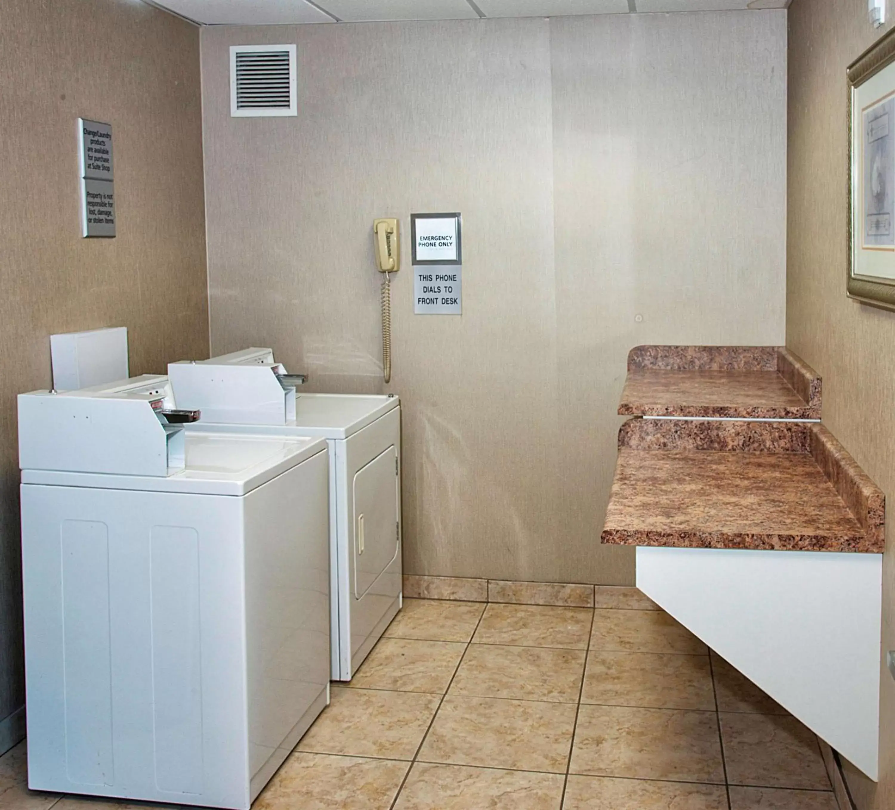 Property building, Bathroom in Hampton Inn and Suites Amarillo West