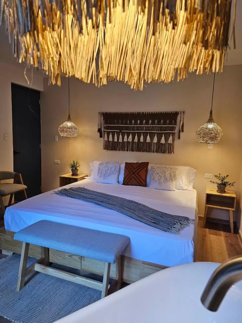 Photo of the whole room, Bed in Poblado Luum Boutique hotel