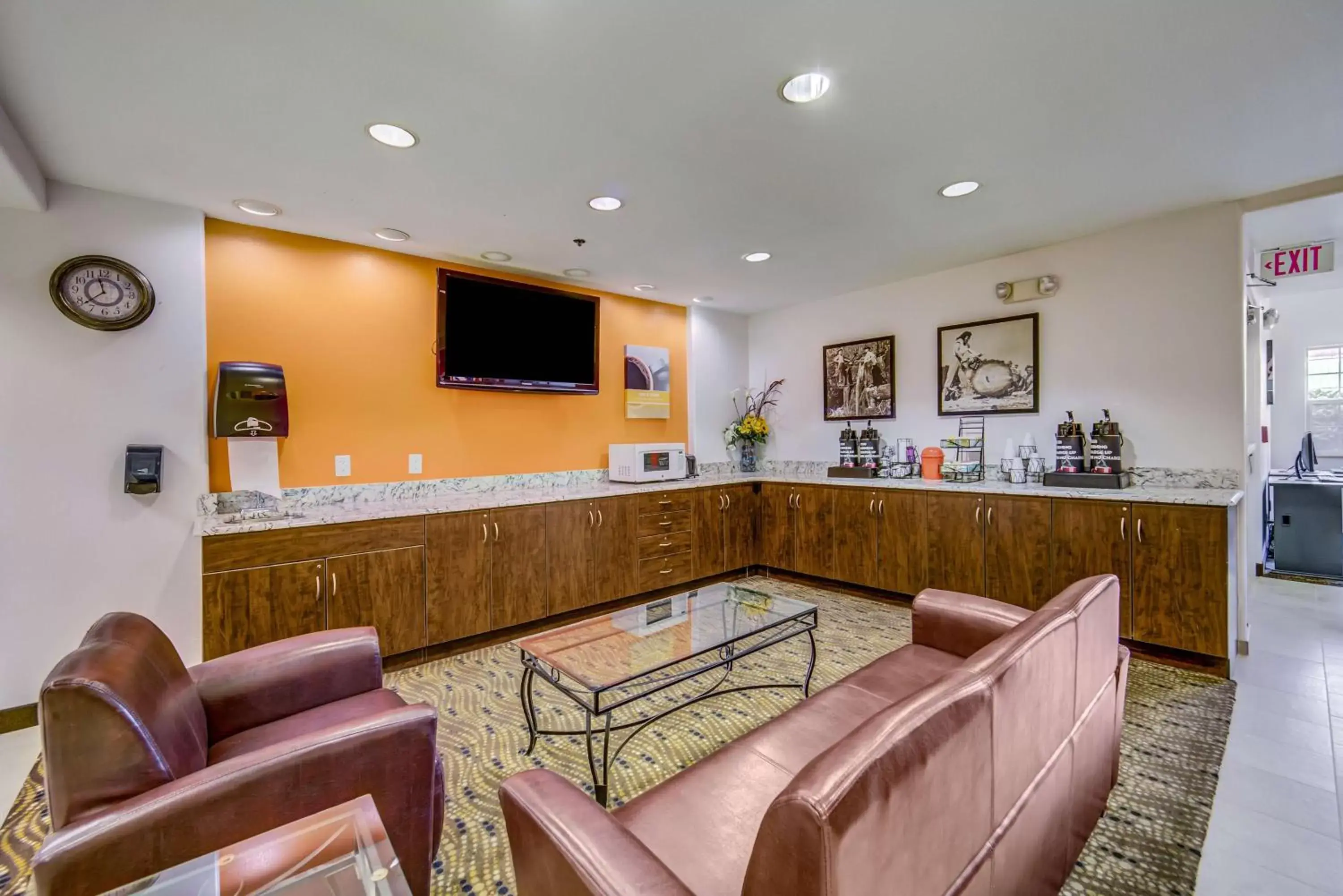 Restaurant/places to eat, Lounge/Bar in Motel 6-Sutherlin, OR