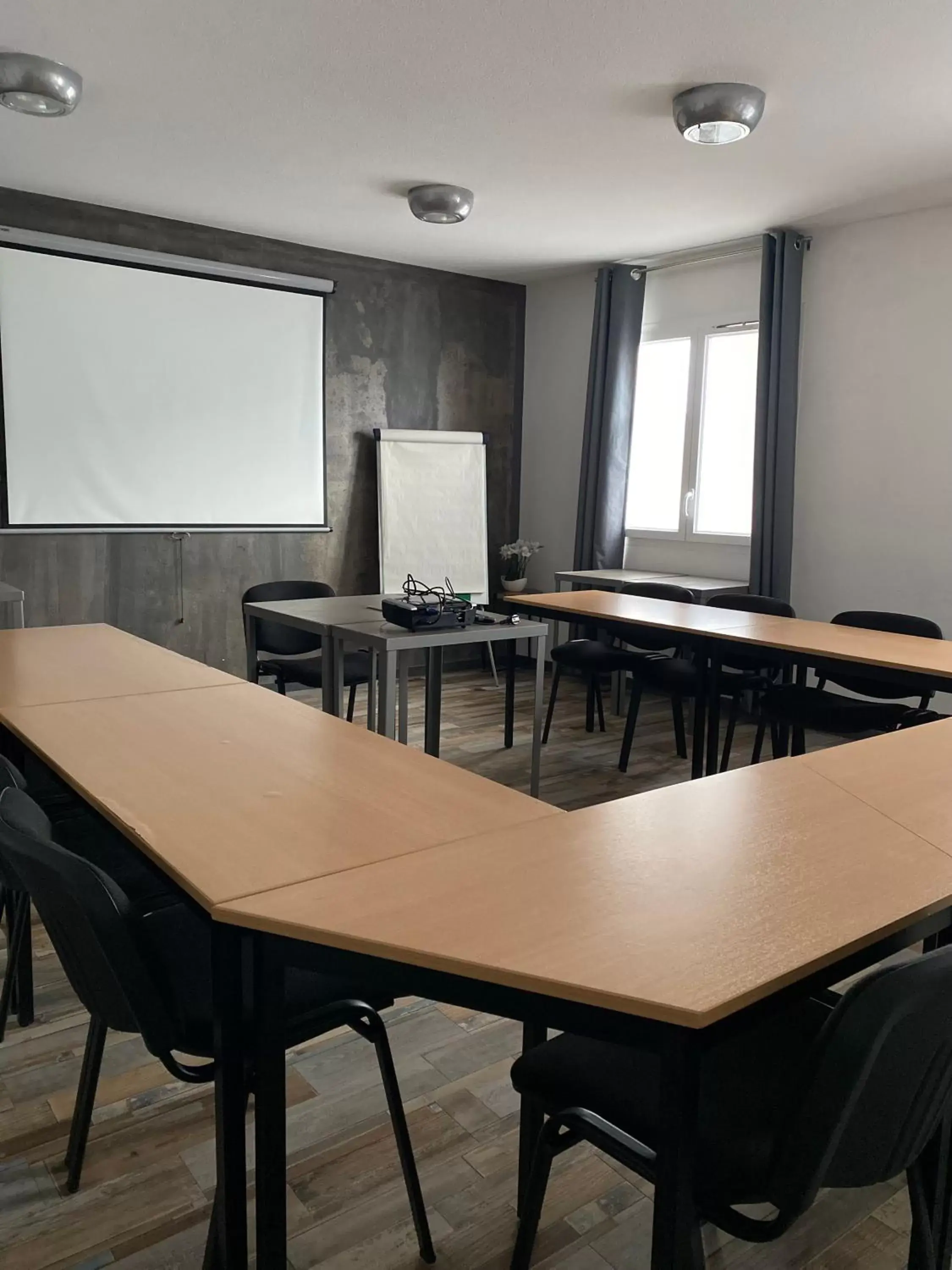 Meeting/conference room in The Originals City, Hôtel Les Dômes, Perpignan Sud Saleilles