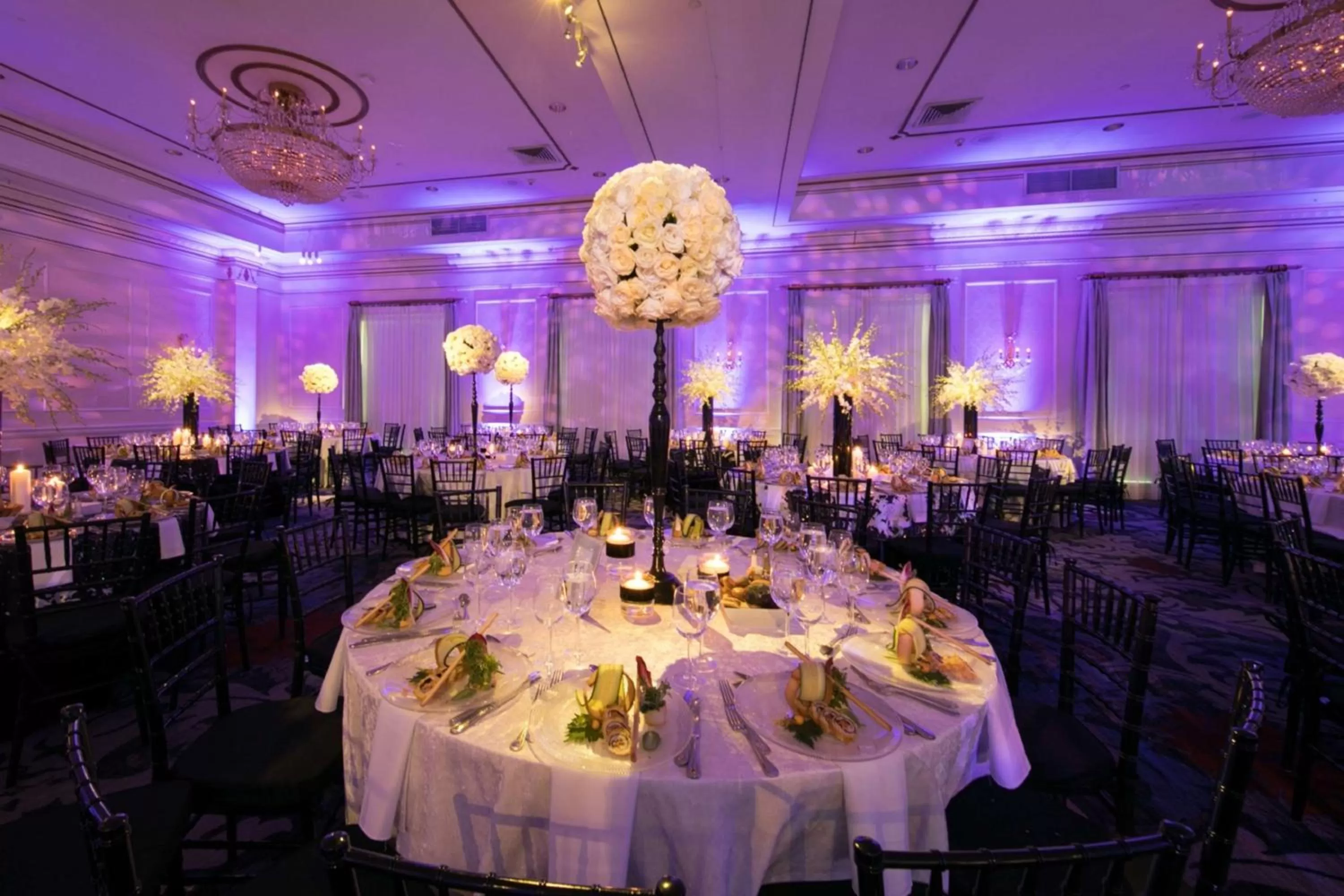 Dining area in Hilton Pearl River