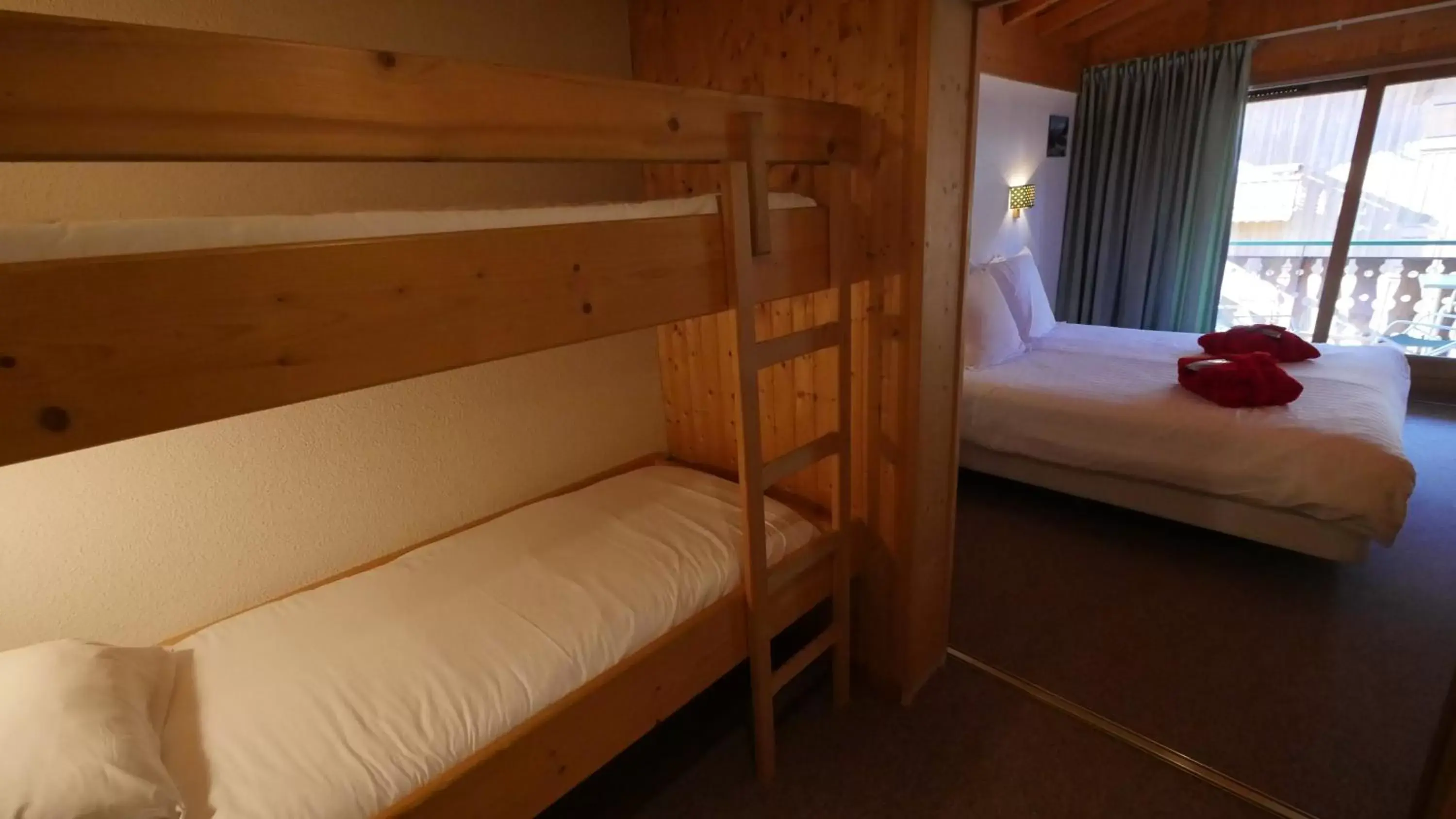 bunk bed, Bed in Hotel Bel'alpe