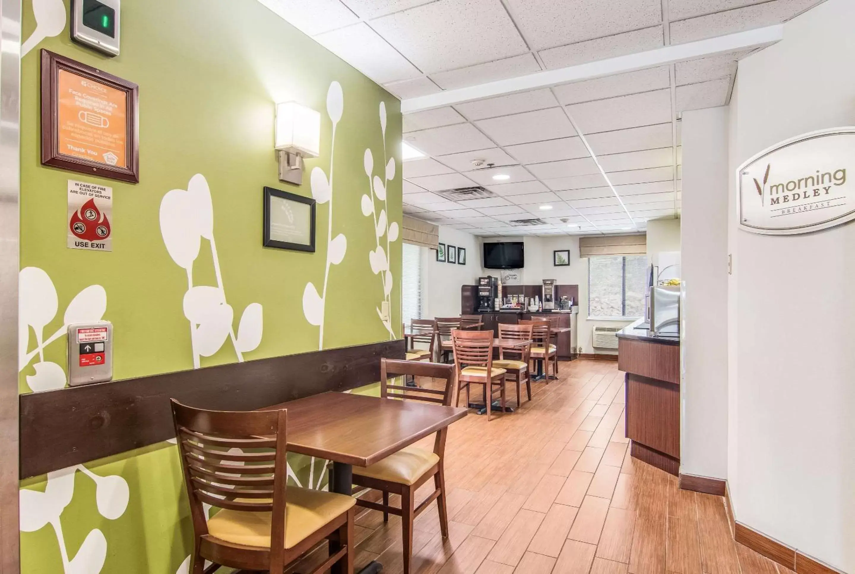 Restaurant/Places to Eat in Sleep Inn Austintown