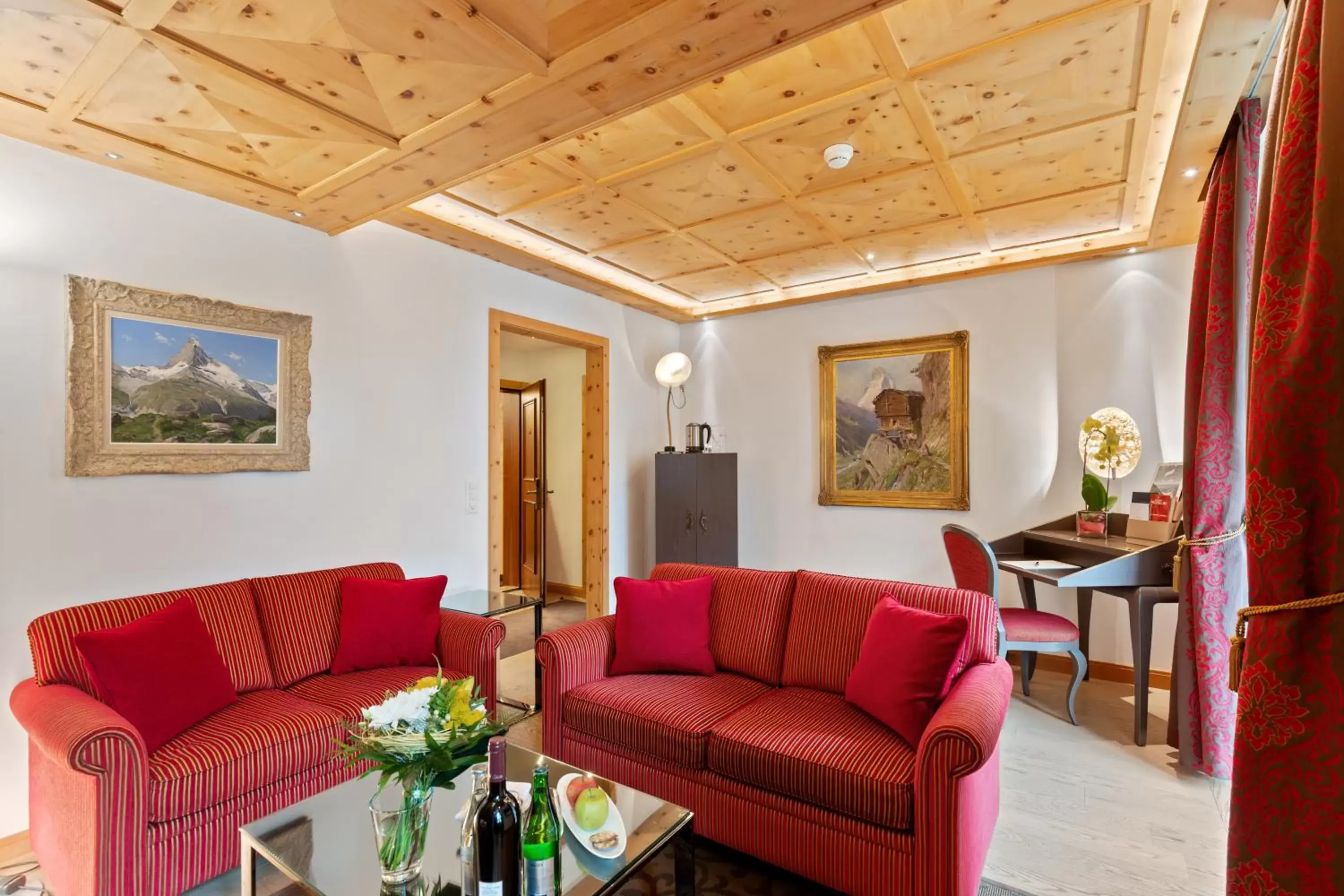 Living room, Seating Area in Grand Hotel Zermatterhof