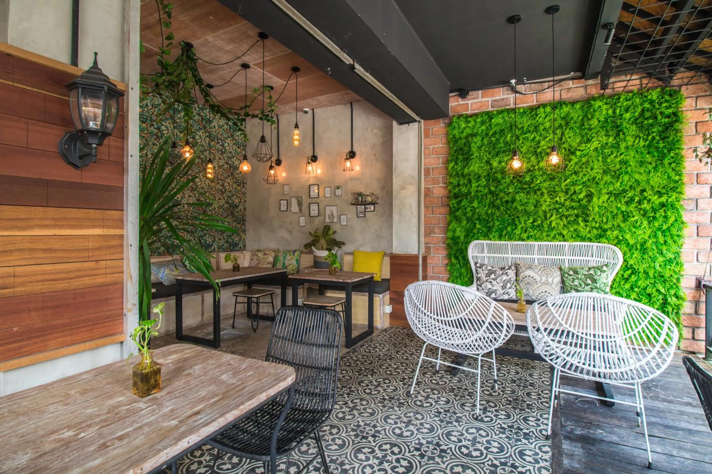 Patio in Gemini Star Hotel Kuta