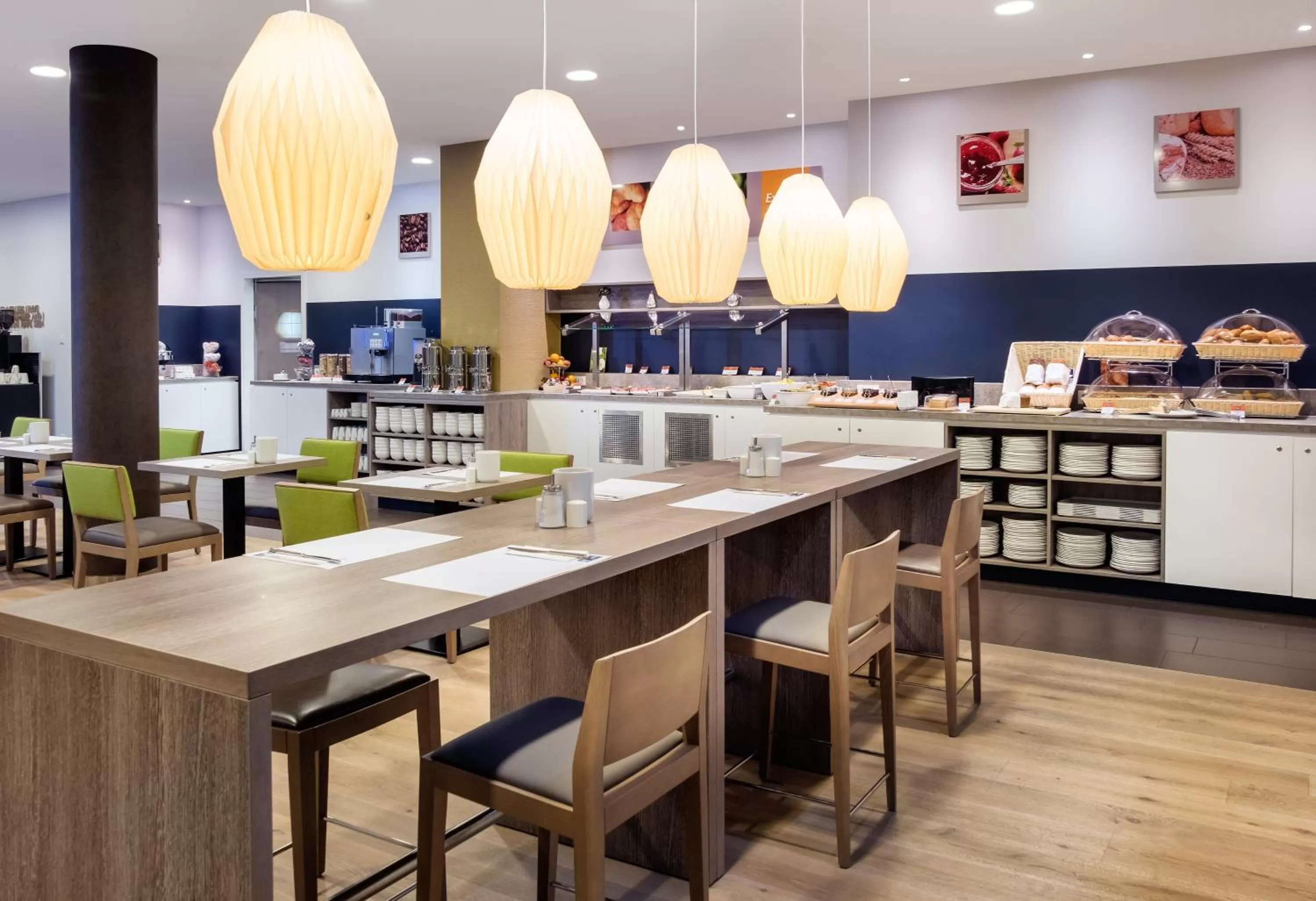 Breakfast in Holiday Inn Express Friedrichshafen by IHG