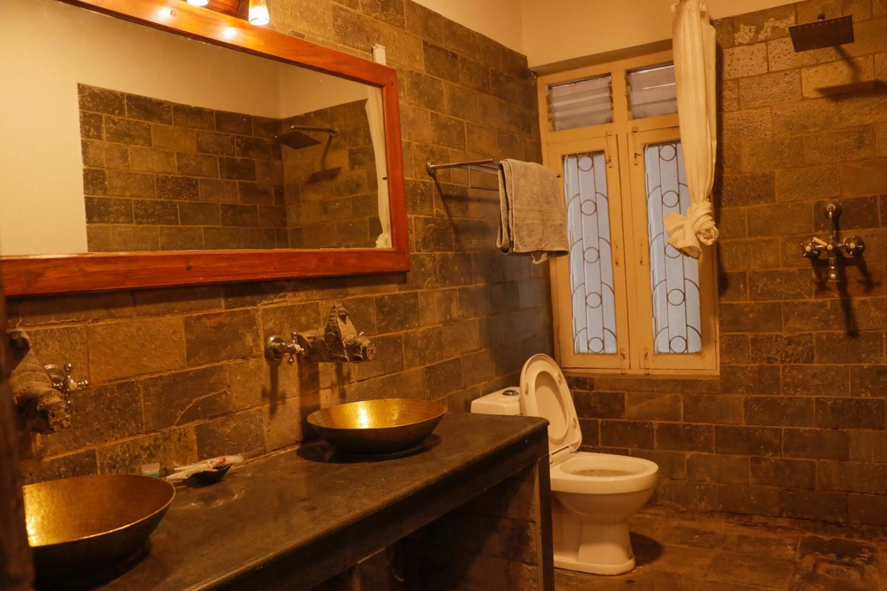 King Suite with Balcony in Hotel ThorongLa Thamel