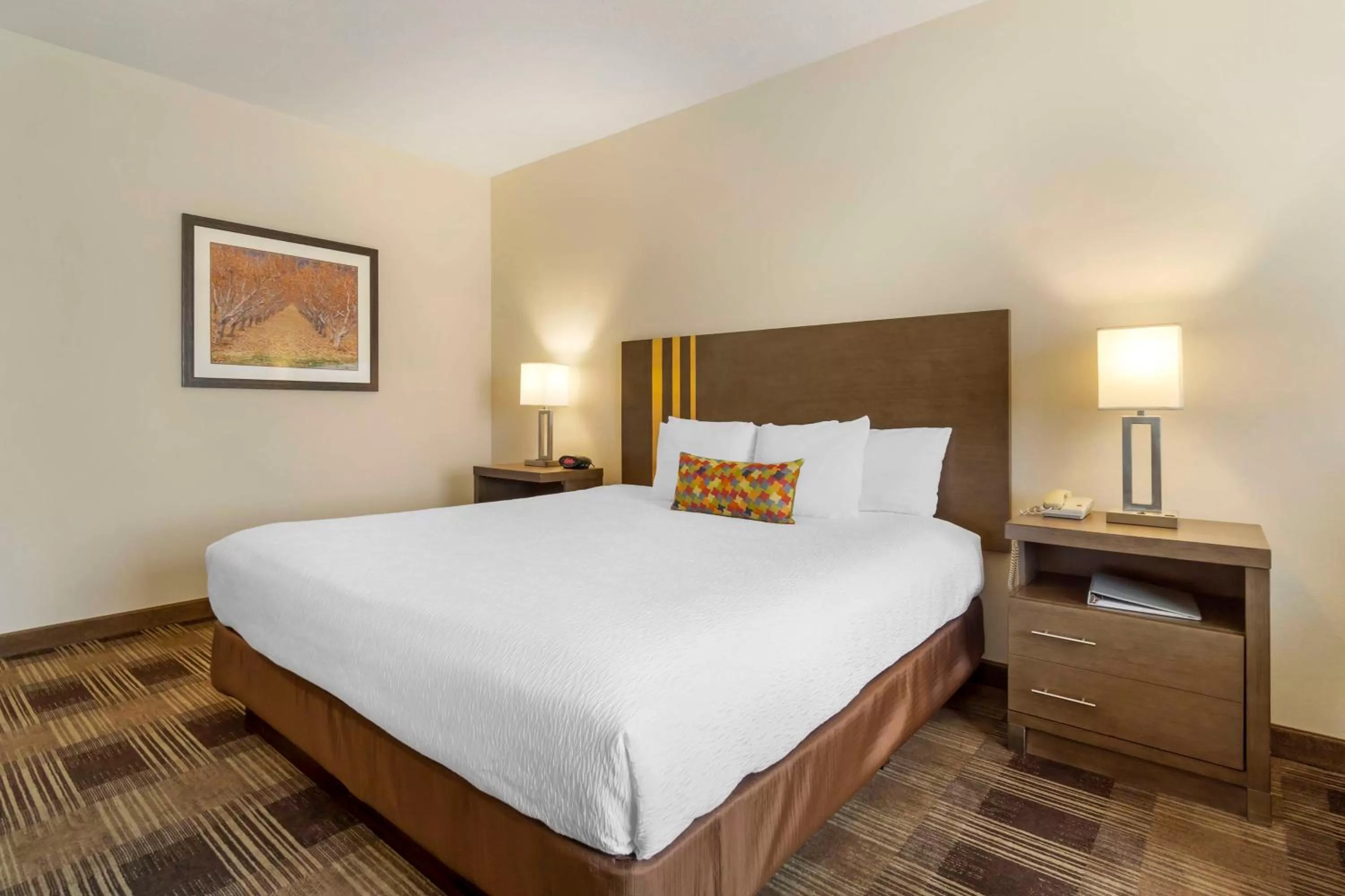 Bedroom, Bed in Best Western Plus The Inn at Horse Heaven