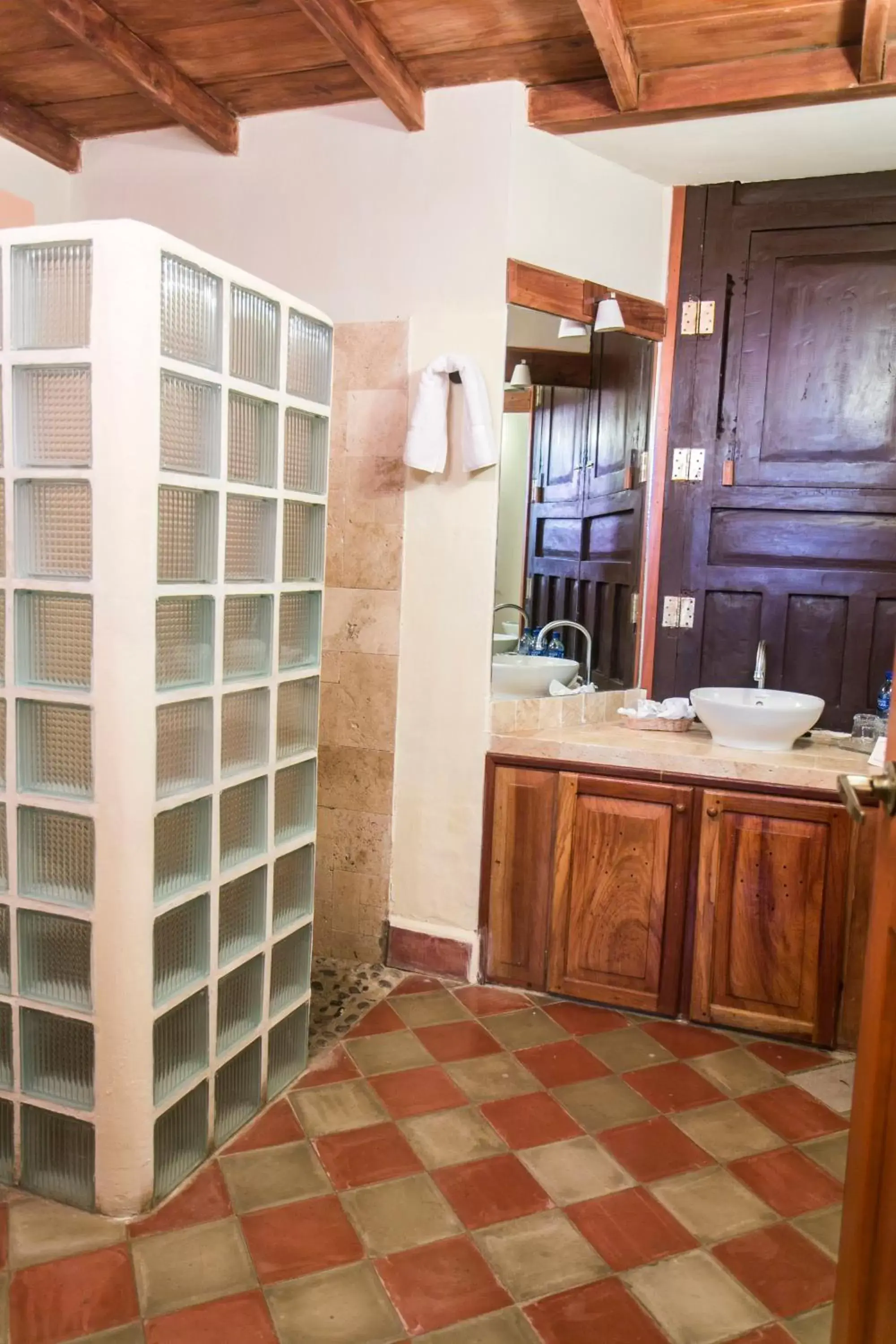 Shower, Bathroom in Hotel Casa del Consulado