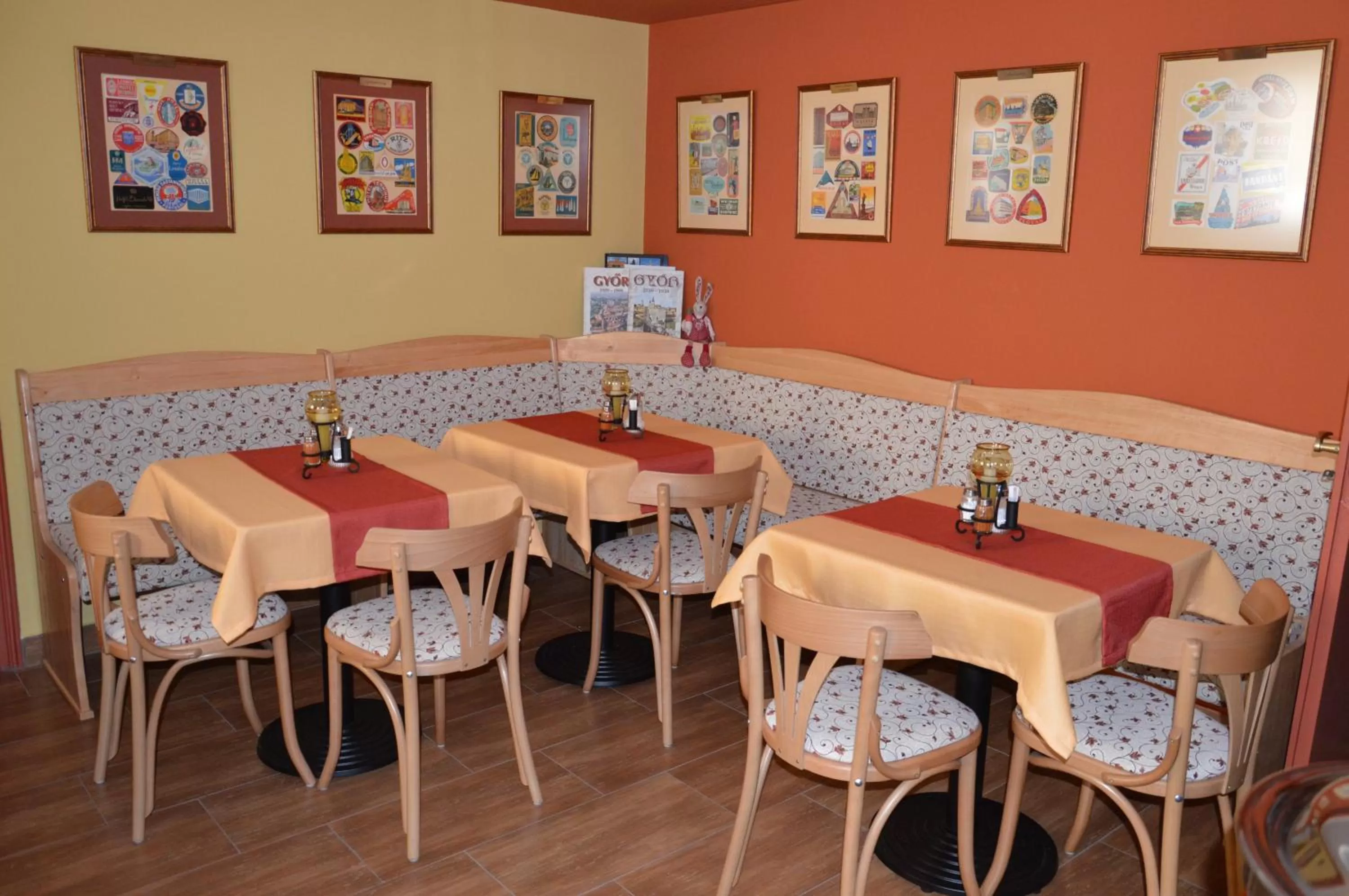 Restaurant/places to eat in Duna Panzió