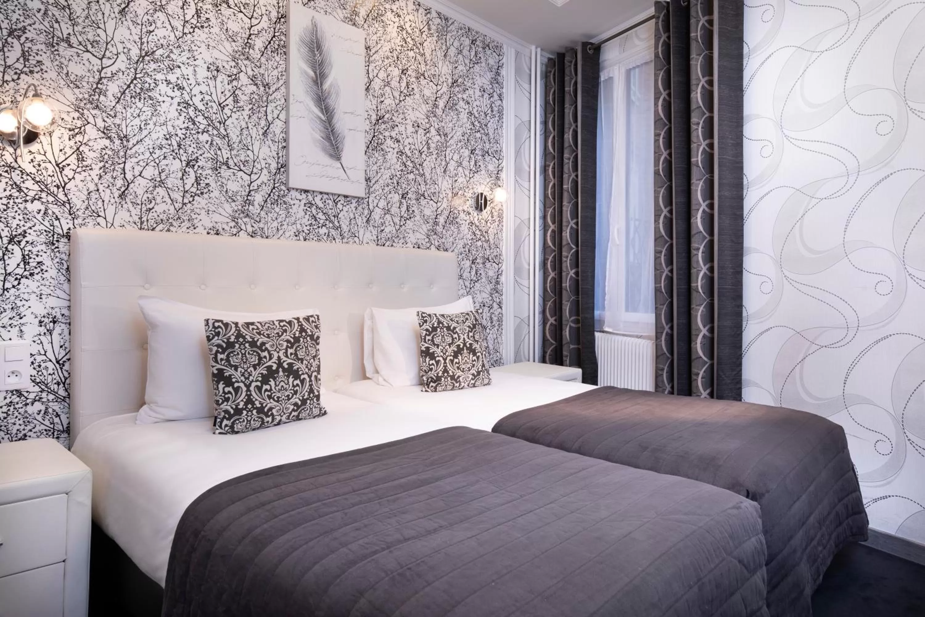 Bed in Hôtel de Genève