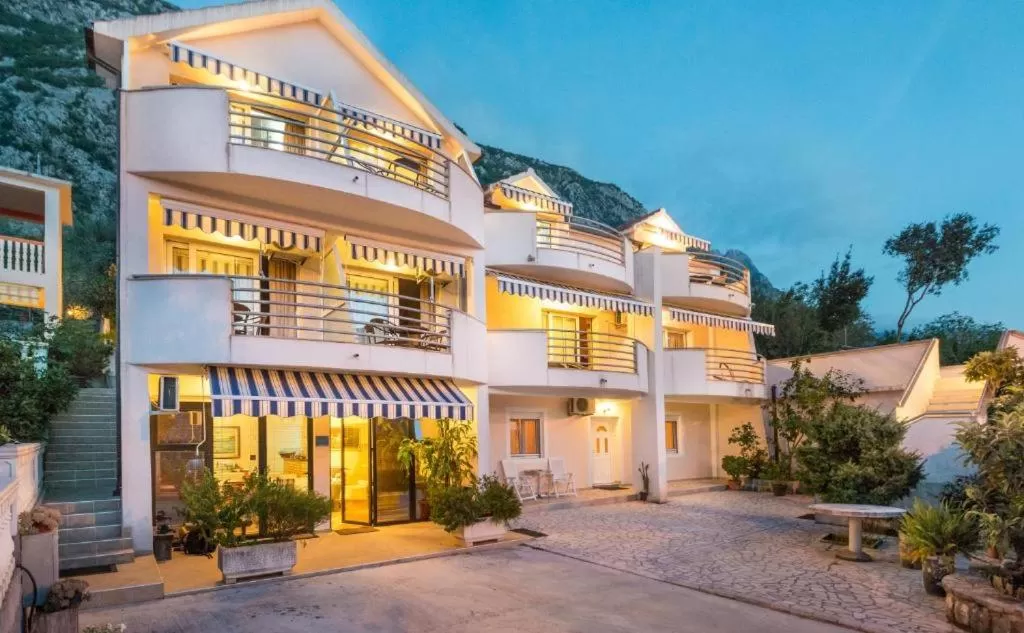 Property Building in Apartment Kotor
