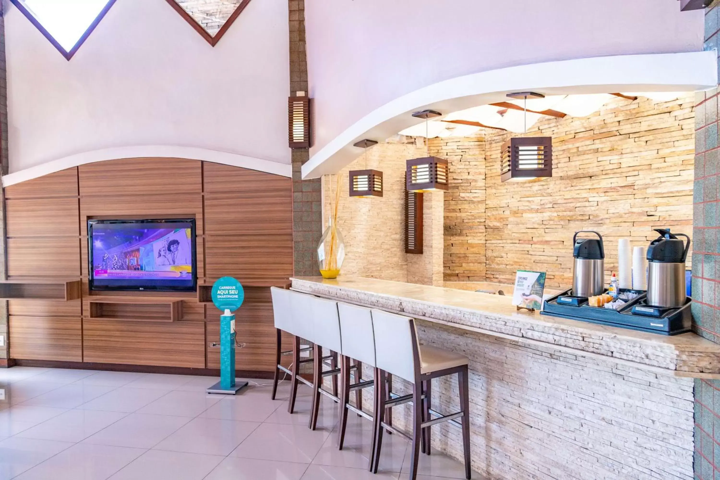 Lounge or bar in Best Western Shalimar Praia Hotel