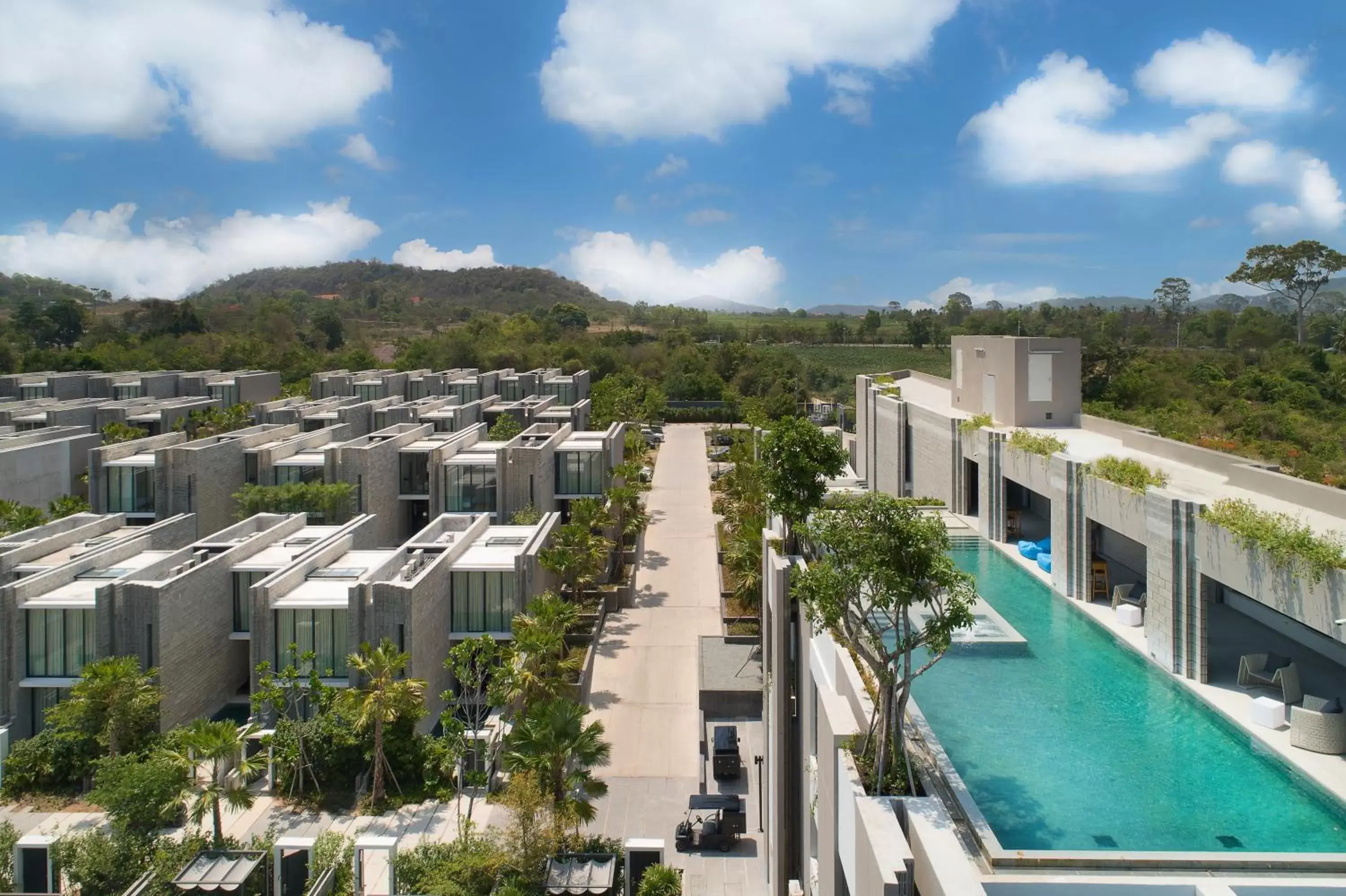 Property building, Pool View in Cross Pattaya Oceanphere - formerly X2 Pattaya Oceanphere