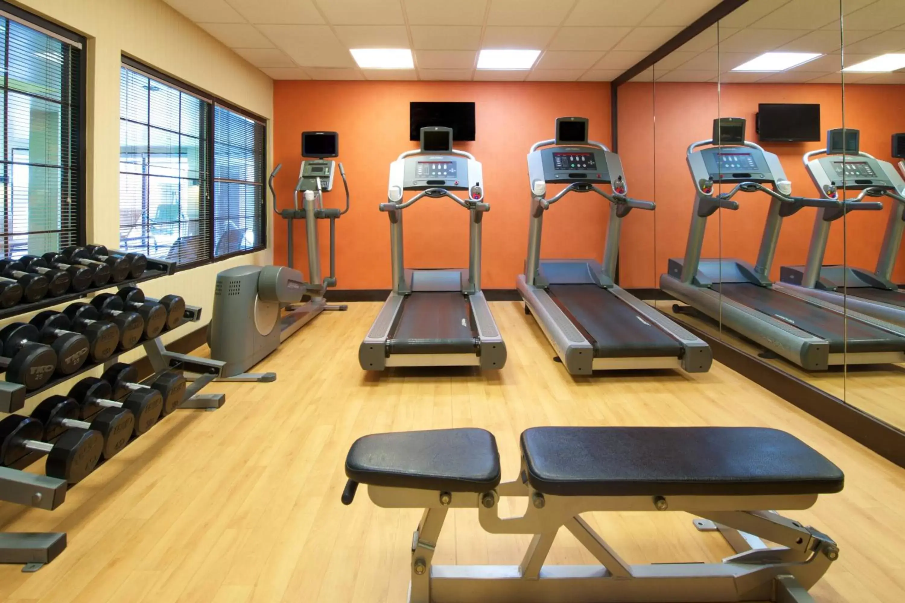 Fitness centre/facilities, Fitness Center/Facilities in Courtyard by Marriott Columbus Tipton Lakes