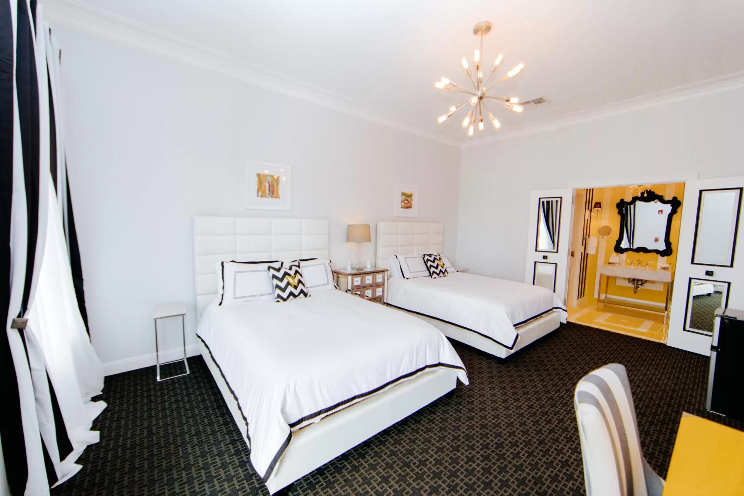 Photo of the whole room in The William Boerne