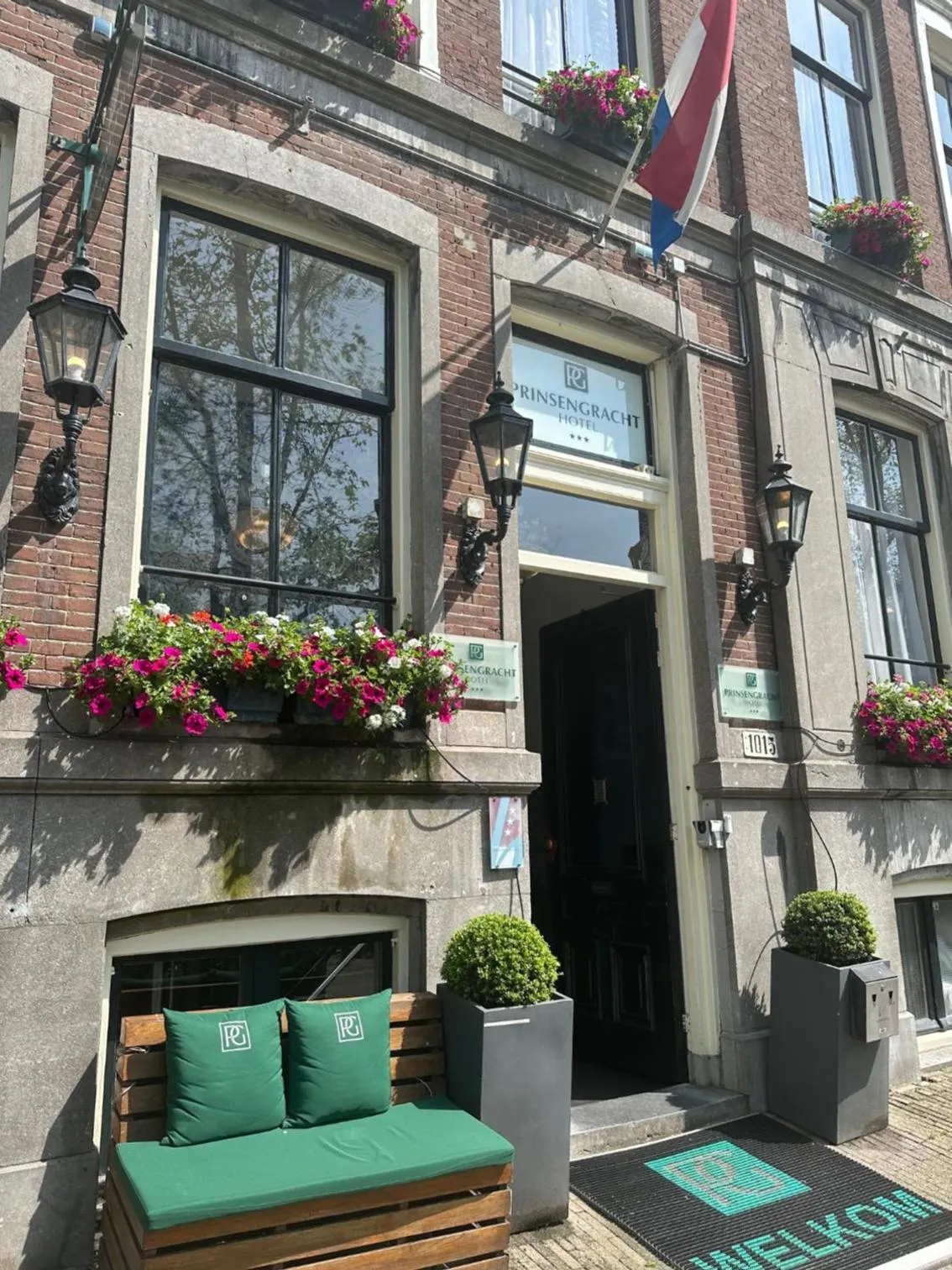 Property building in Prinsengracht Hotel