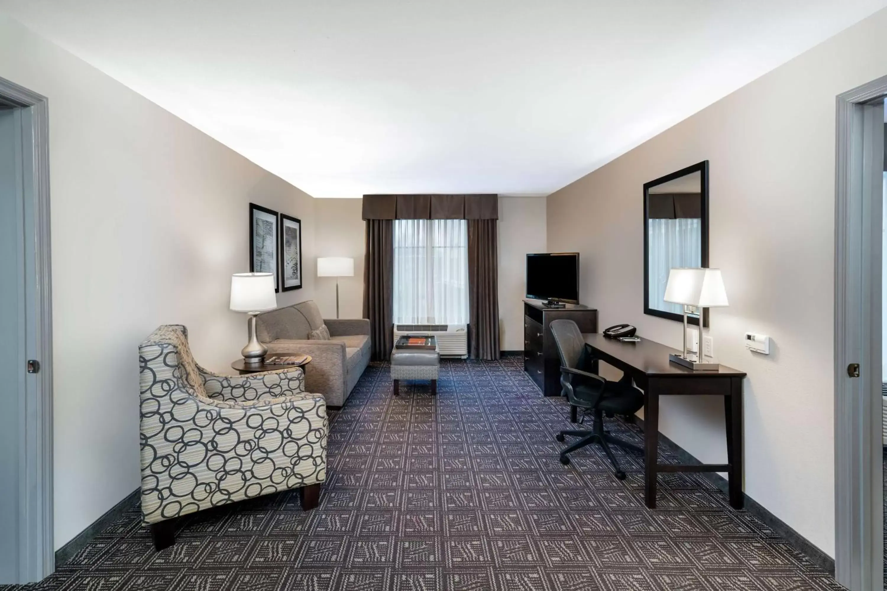 Bedroom, Seating Area in Homewood Suites by Hilton Huntsville-Downtown