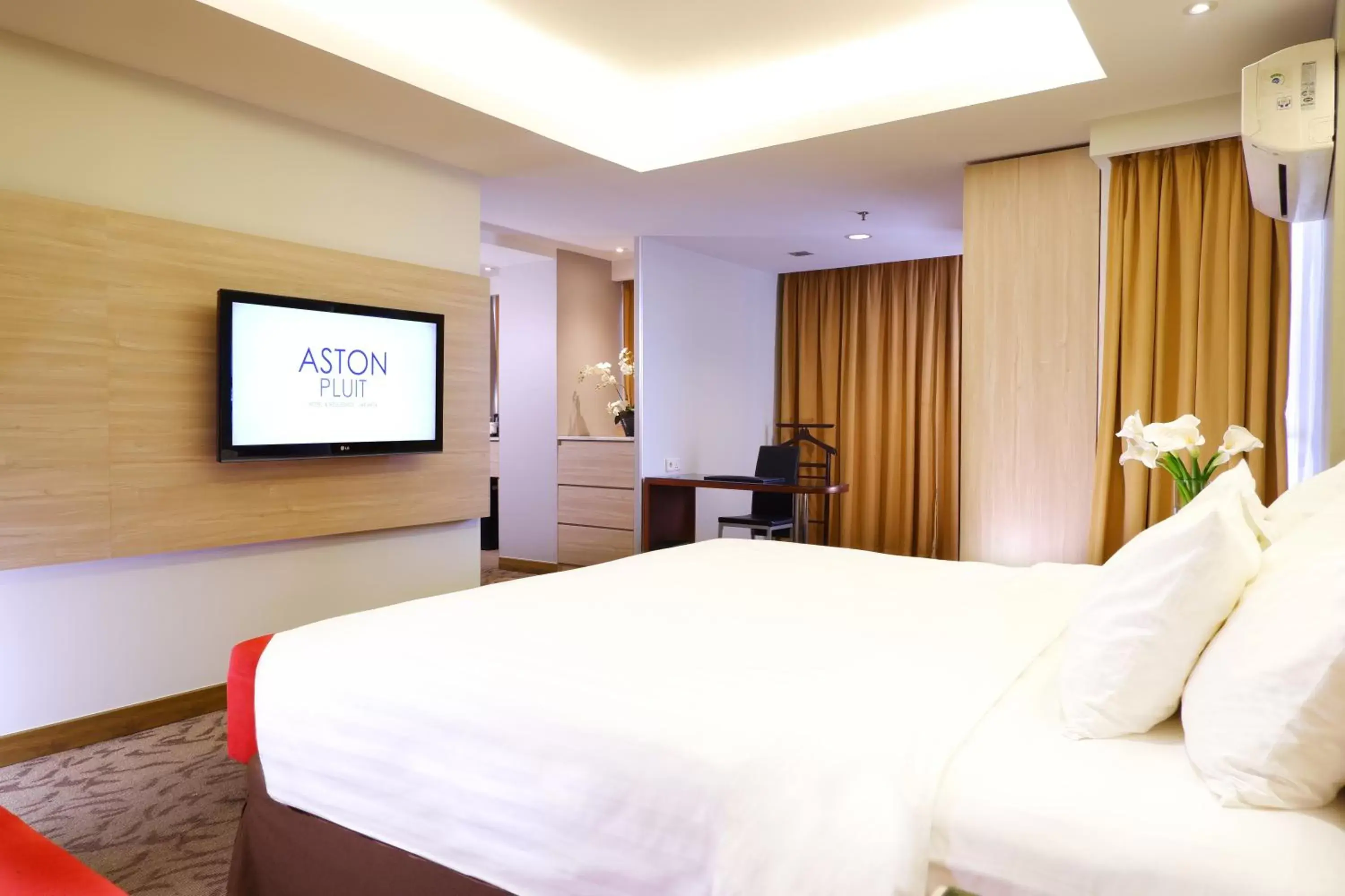 Bedroom, Bed in ASTON Pluit Hotel & Residence