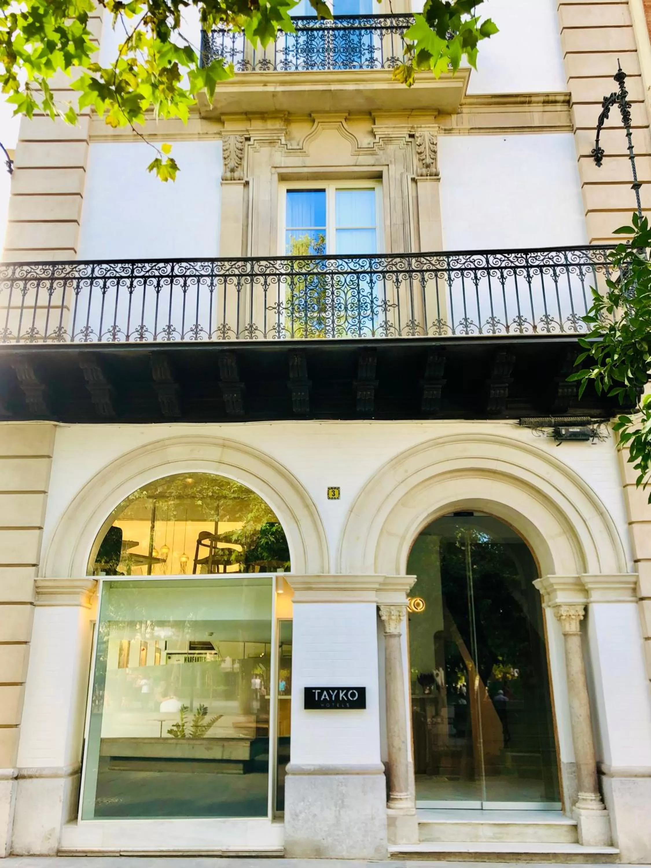 Facade/entrance in Hotel Tayko Sevilla