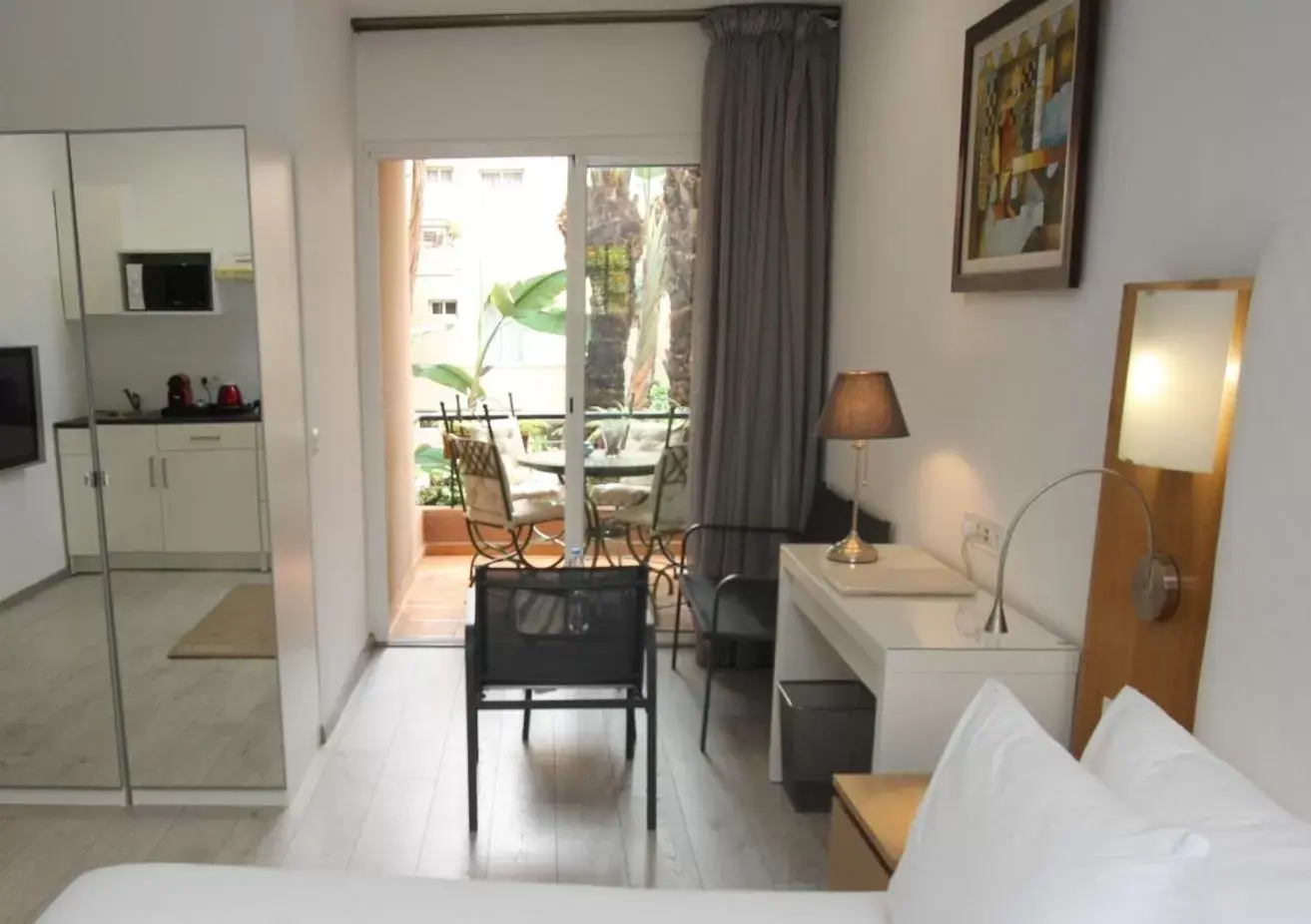 Balcony/Terrace, Seating Area in Casablanca Suites & Spa